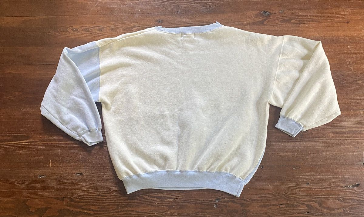 Vintage Vintage 80’s White & Blue Women’s Crewneck Sweatshirt Size M / US 6-8 / IT 42-44 - 9 Thumbnail