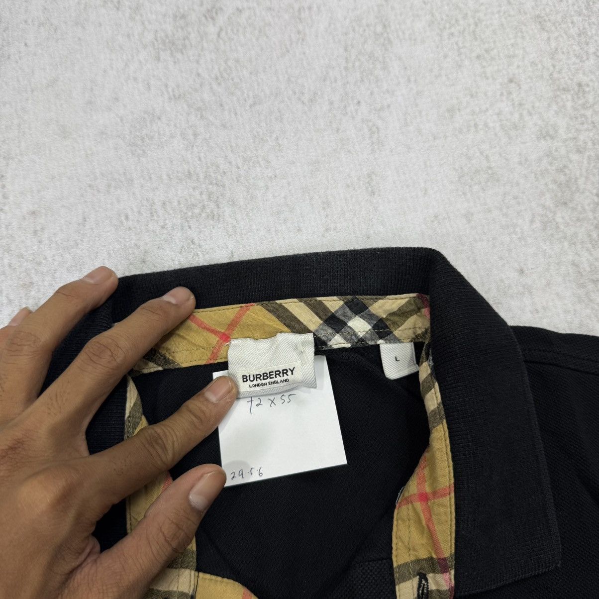 Burberry Burberry london england black poloshirt Size US L / EU 52-54 / 3 - 4 Thumbnail