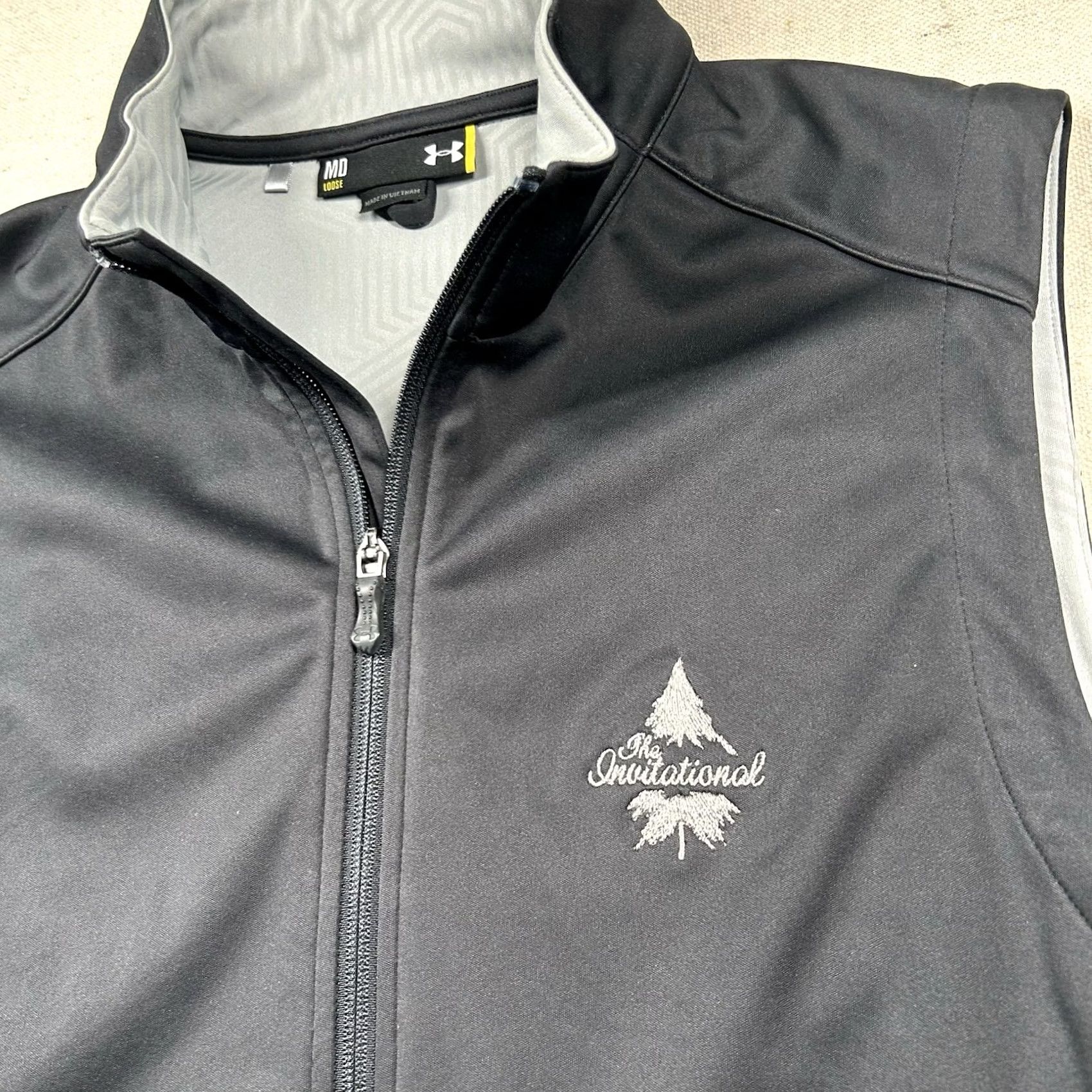 Under Armour Under Armour Vest Mens M Loose Full Zip Golf The Invitational Embroidered Black Vest Mens M Full Zip Golf Embroidered Black Size US M / EU 48-50 / 2 - 3 Thumbnail