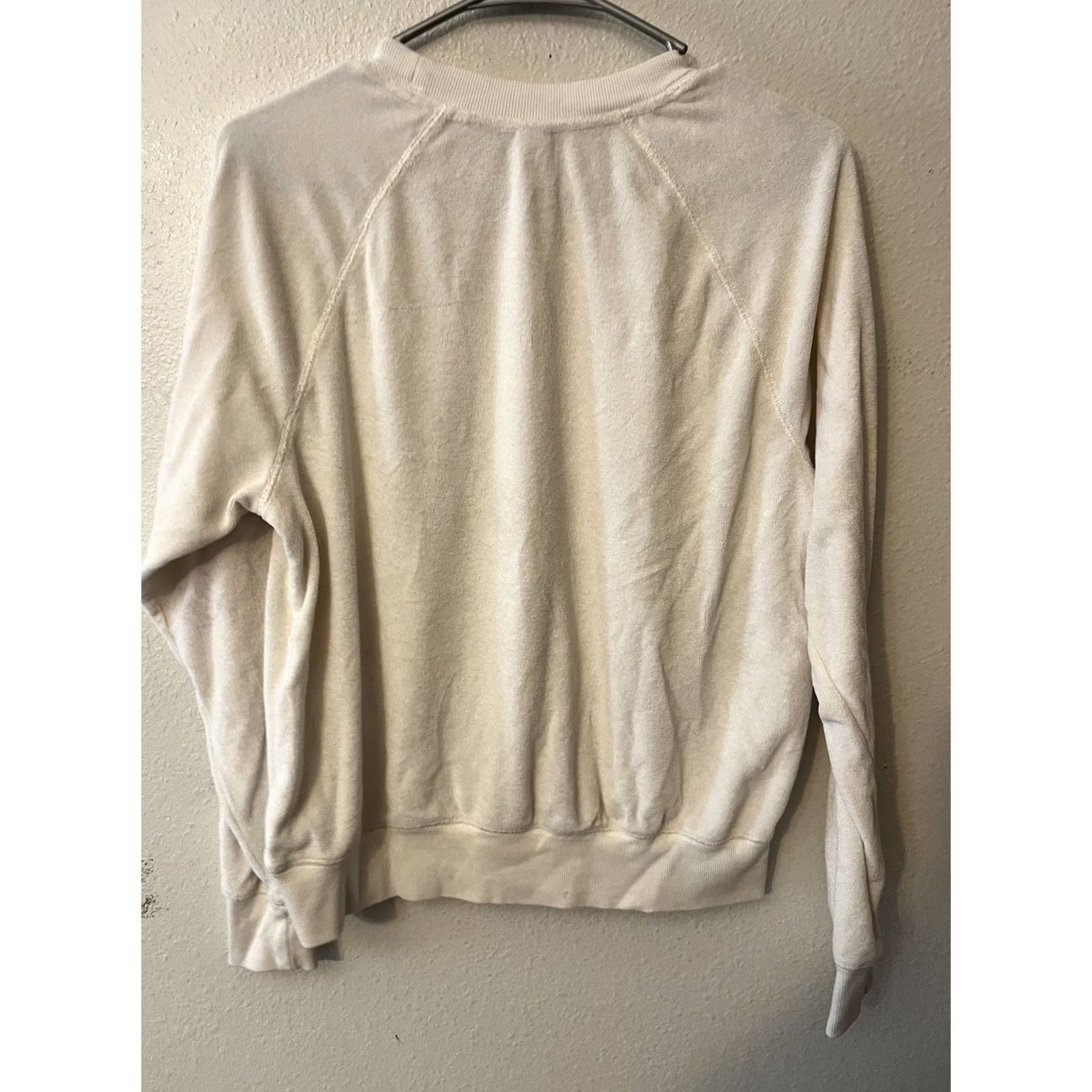 Old Navy Old Navy Solid Ivory Velour Crewneck Womens S Long Sleeve Sweatshirt Size S / US 4 / IT 40 - 2 Thumbnail