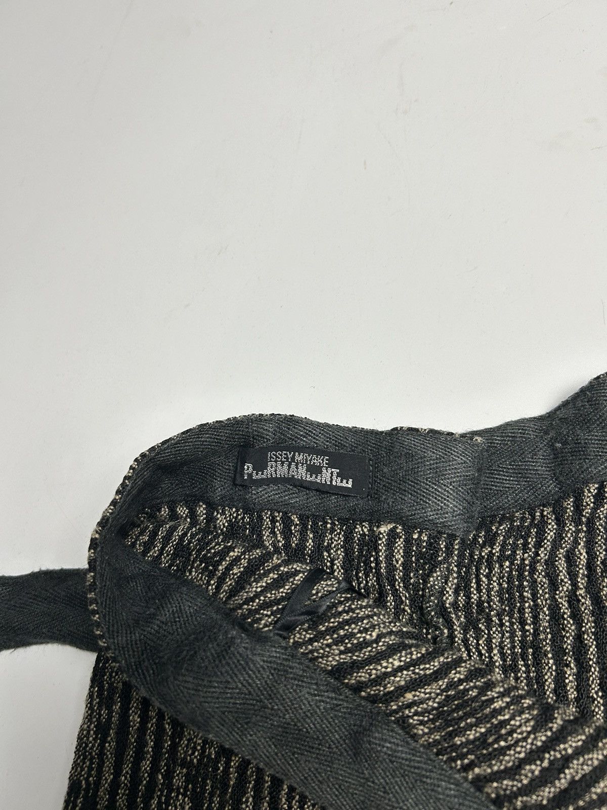 Designer × Issey Miyake × Pleats Please Issey Miyake ISSEY MIYAKE PLEATED STRIPE SKIRT Size 28" / US 6 / IT 42 - 6 Thumbnail