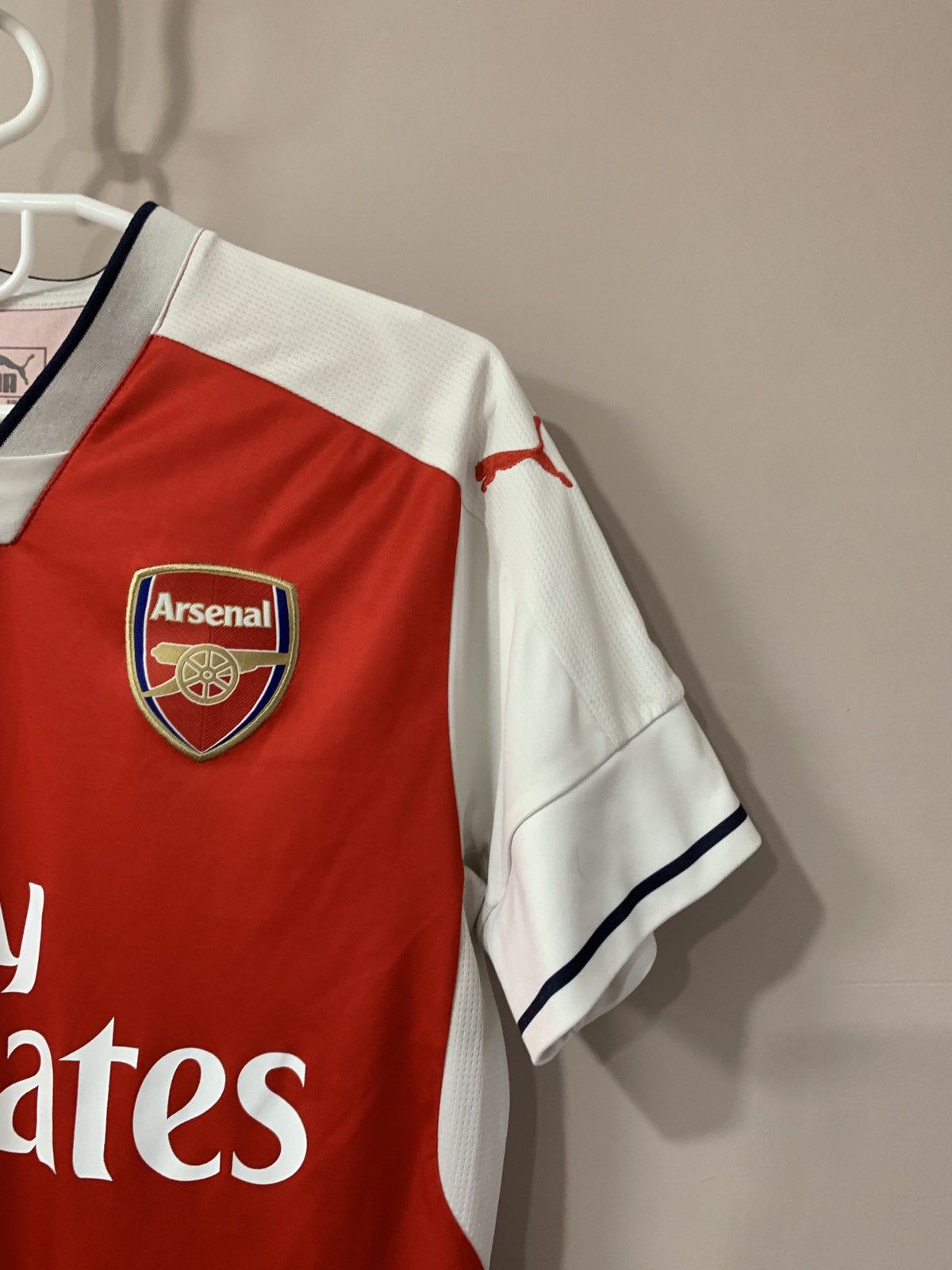 Puma ARSENAL London 2016 HOME FOOTBALL SHIRT JERSEY PUMA Soccer Size US S / EU 44-46 / 1 - 4 Thumbnail