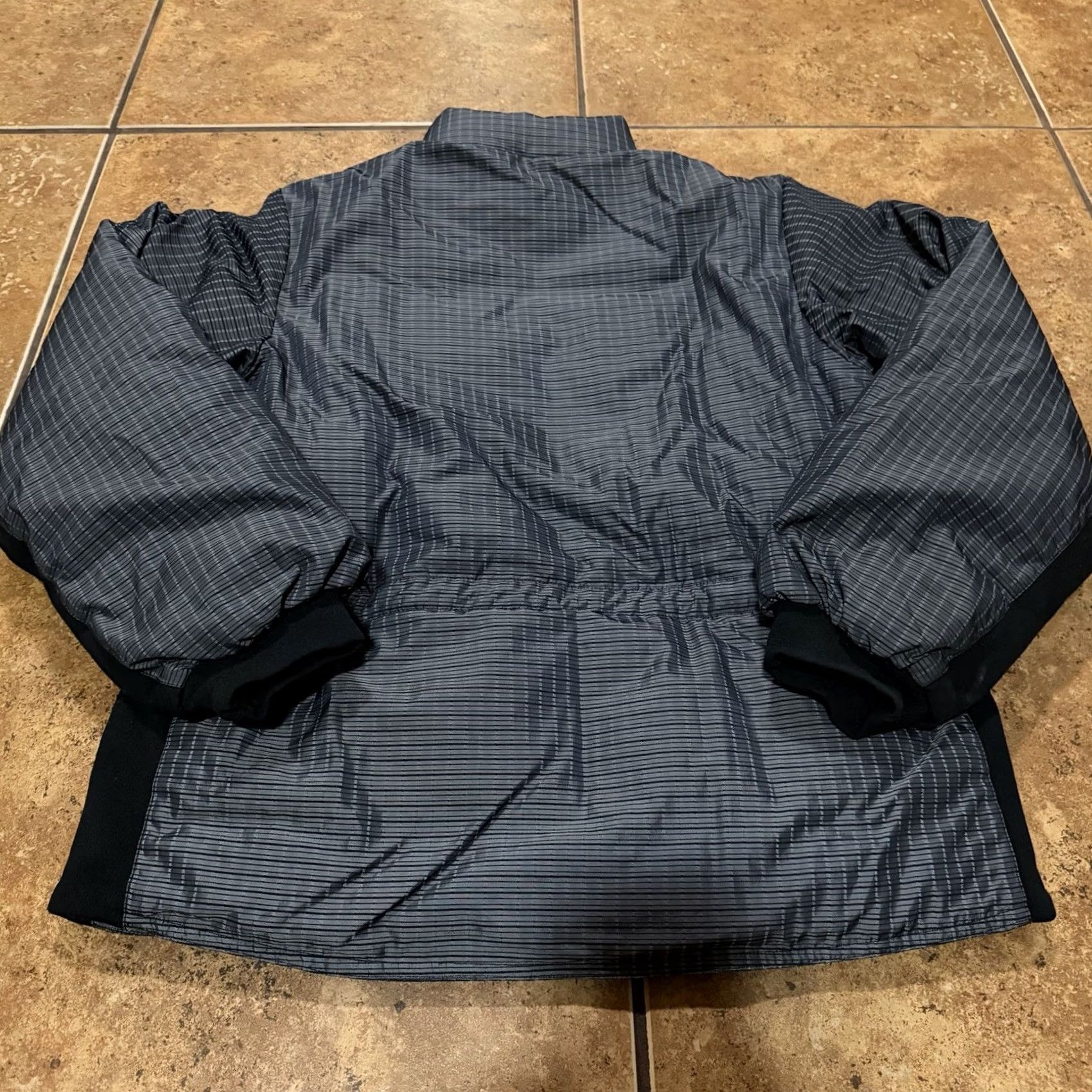 The North Face VINTAGE The North Face Down Insulated Ski Jacket Shirt? No, Jacket Women L Gray Silver RARE Ski Vintage Theme 90s Nike Size L / US 10 / IT 46 - 4 Thumbnail
