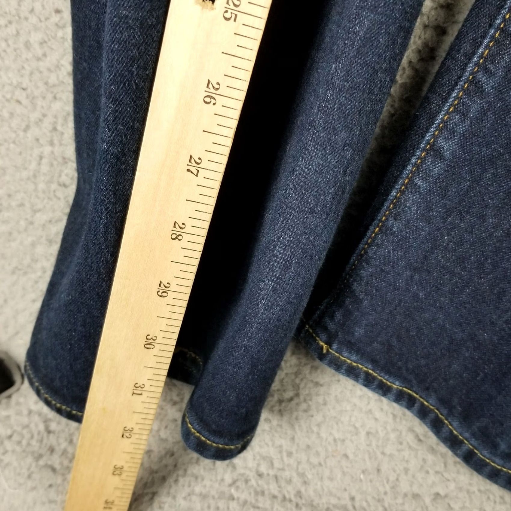 Abercrombie & Fitch Vintage Abercrombie & Fitch Jeans Mens 34x32 Button Fly Denim Straight Leg Blue 90s Preppy Jeans Mens Regular Size 34x32 Size US 34 / EU 50 - 7 Thumbnail