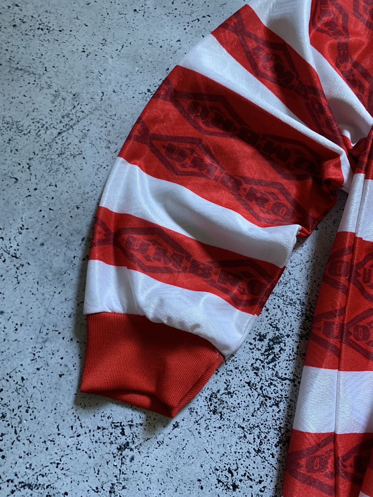 Umbro Vintage Umbro Soccer Jersey Long Sleeve Monogram England Y2K Size US XL / EU 56 / 4 - 4 Thumbnail