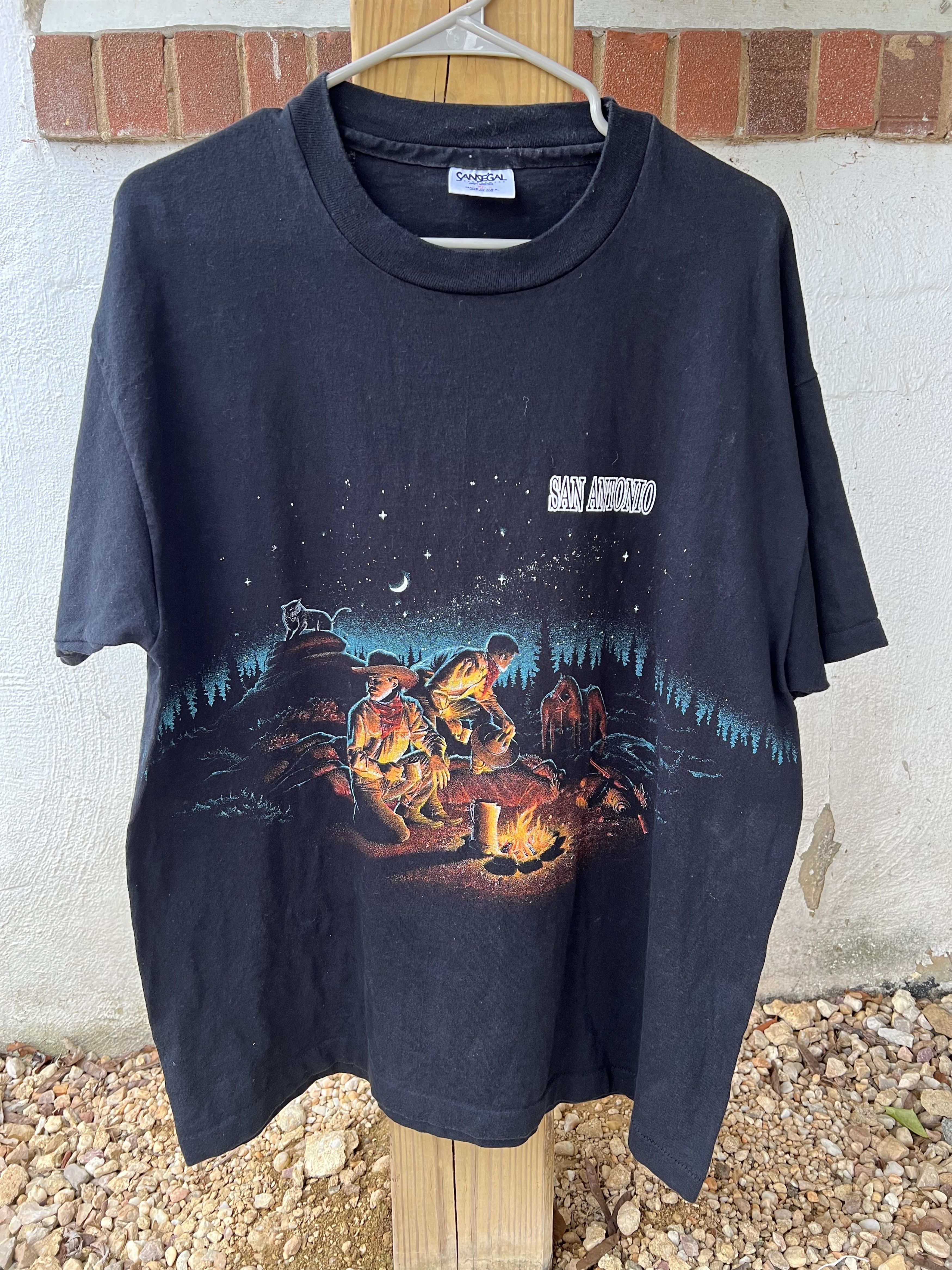 Vintage 90s Cowboy Western Tee Campfire Scenic San Antonio Spurs Size US XL / EU 56 / 4 - 1 Thumbnail