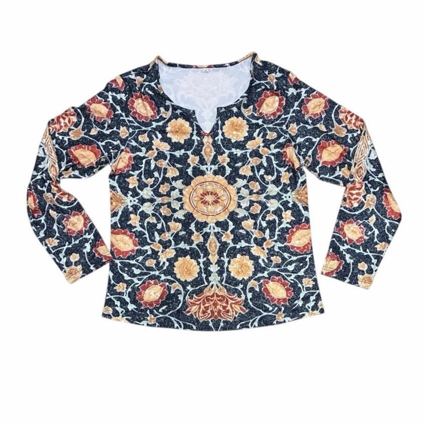 The Unbranded Brand V Neck Navy Shirt With Flowers Print On It Size Medium Size M / US 6-8 / IT 42-44 - 3 Thumbnail