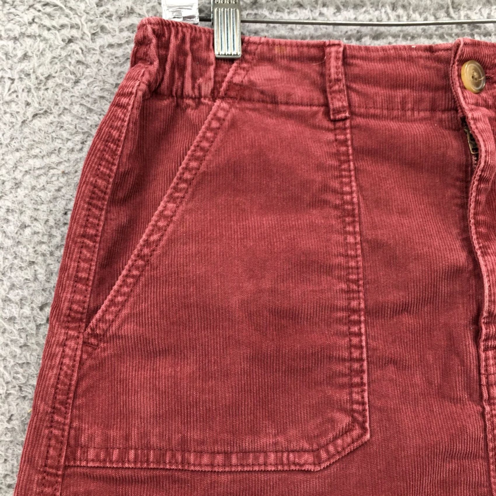 American Eagle Outfitters American Eagle Outfitters Skirt Womens 8R A-Line Corduroy Burgundy Zip Fly Short Moisture? Size 30" / US 8 / IT 44 - 4 Thumbnail
