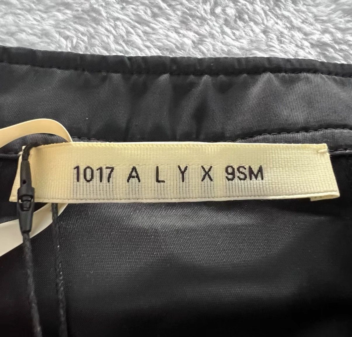 1017 ALYX 9SM 1017 ALYX 9SM Black Nylon Mini Skirt J41 Size 27" / US 4 / IT 40 - 3 Thumbnail
