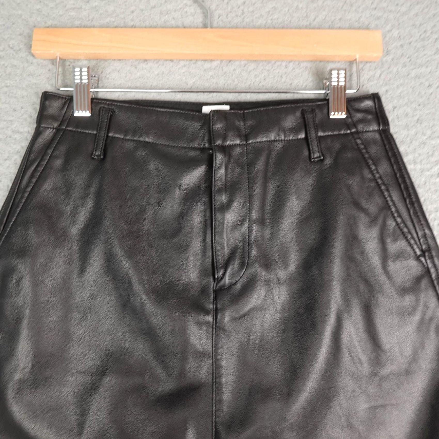 Gap Gap Skirt Womens 4 Black Faux Leather Mini Zip Front Pockets 4/27 Business Size 27" / US 4 / IT 40 - 5 Thumbnail