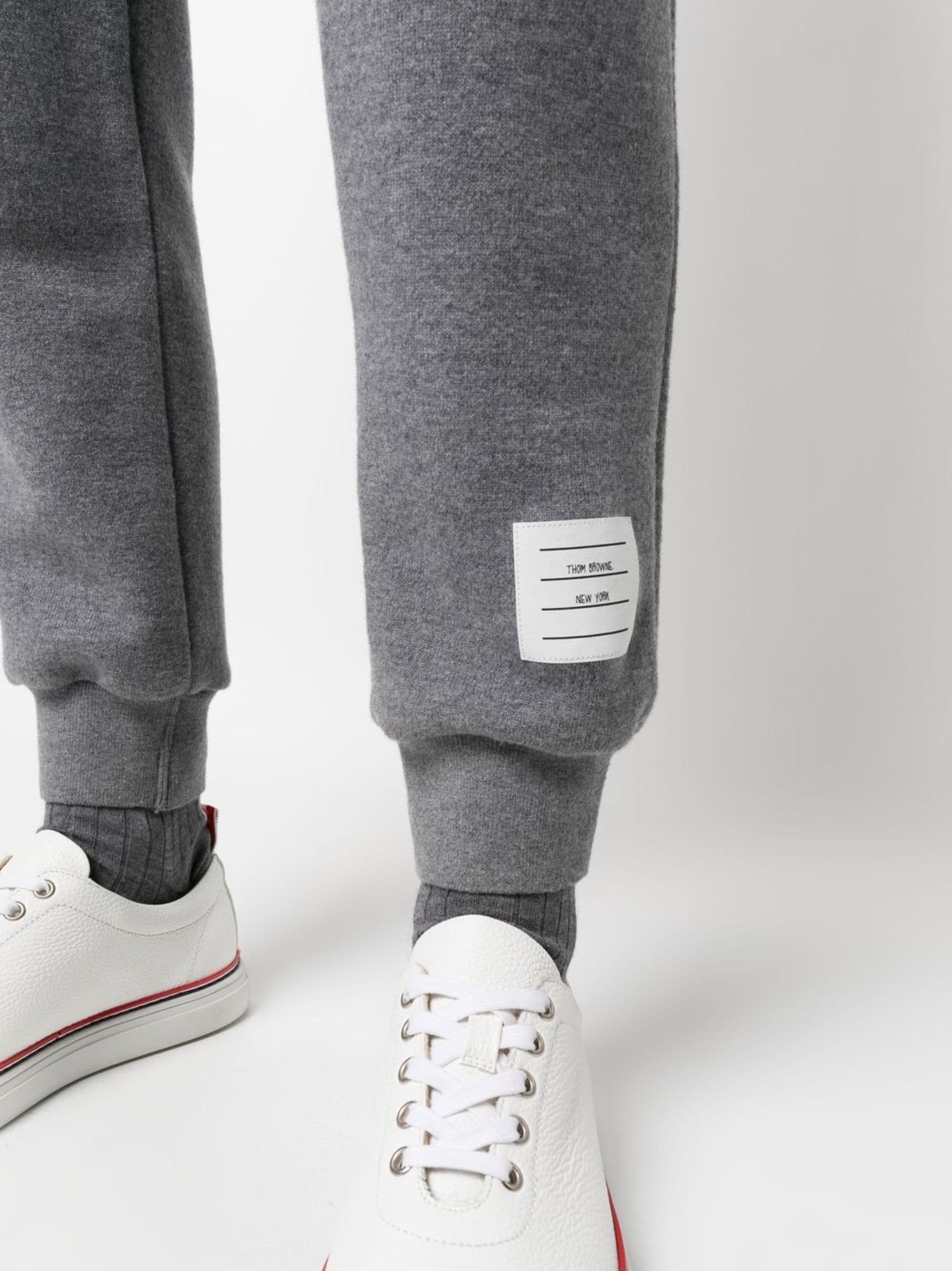 Thom Browne o1s22i1n0924 Knitted Joggers With 4-Bar Motif in Grey Size 28" / US 6 / IT 42 - 4 Thumbnail