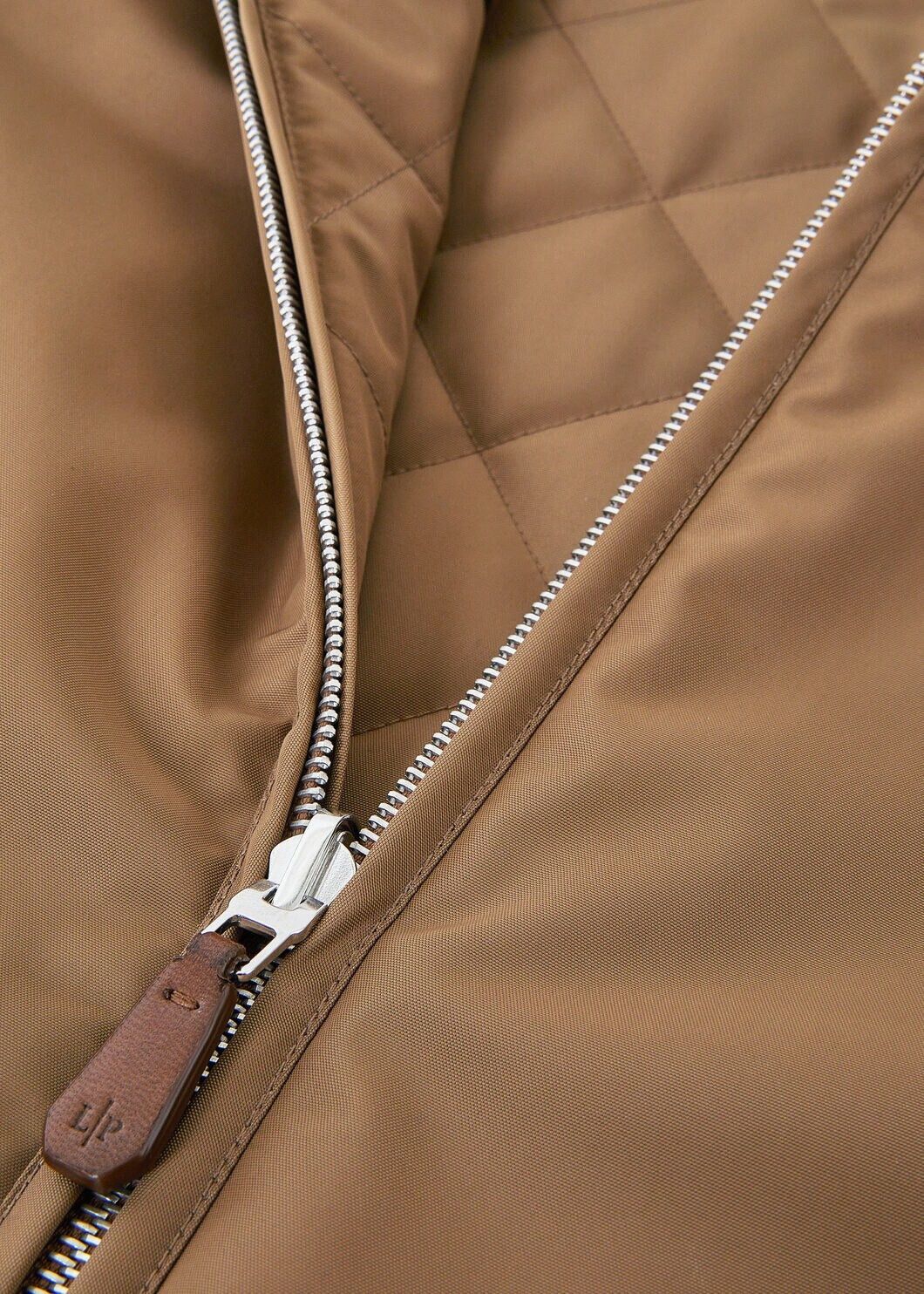 Loro Piana o1w1db10125 FAN9989 Tauri Vest in Brown Size US XL / EU 56 / 4 - 7 Thumbnail