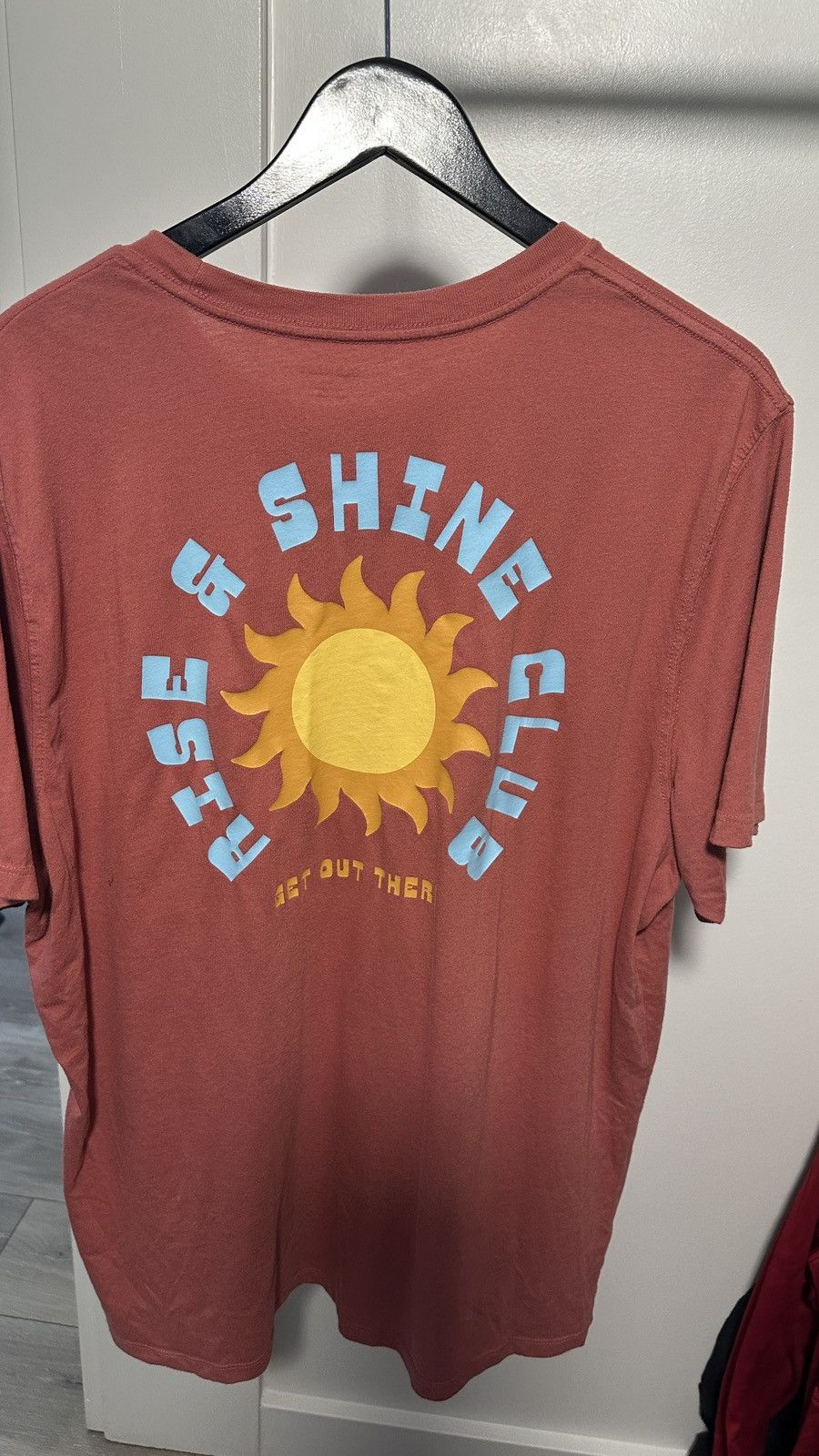 Old Navy Rise N Shine Club T-Shirt Size US XXL / EU 58 / 5 - 2 Thumbnail