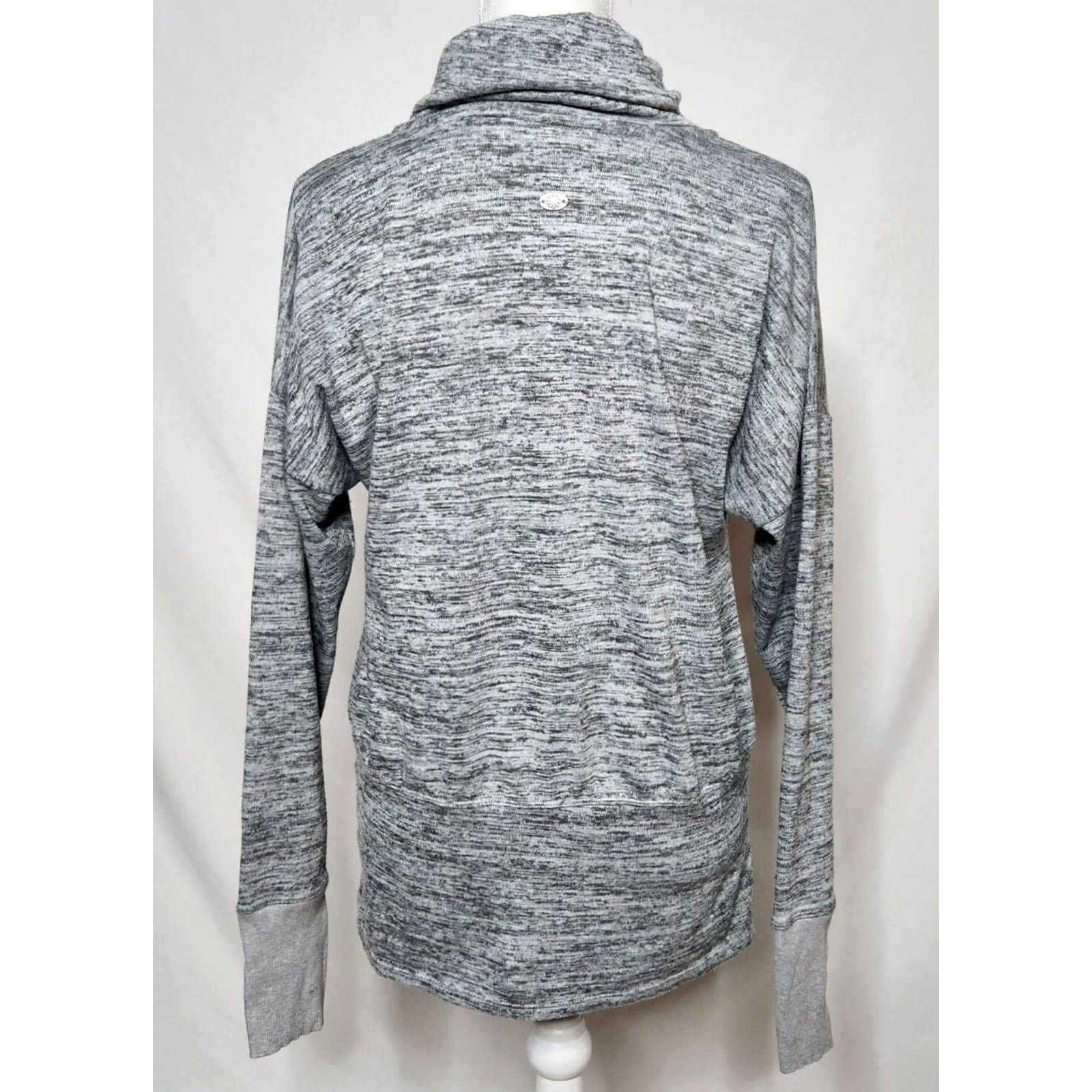 Athleta Athleta Womens M Cowl Neck Sweatshirt Pullover Long Sleeve Gray Batwing Robin Size M / US 6-8 / IT 42-44 - 4 Thumbnail
