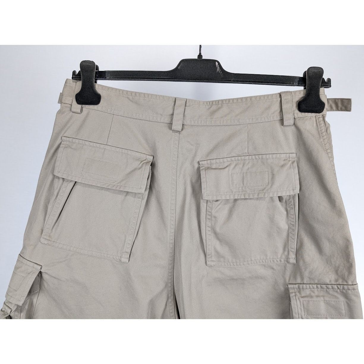 Balenciaga o1rshd1 Cargo Short in Beige Size US 30 / EU 46 - 13 Thumbnail