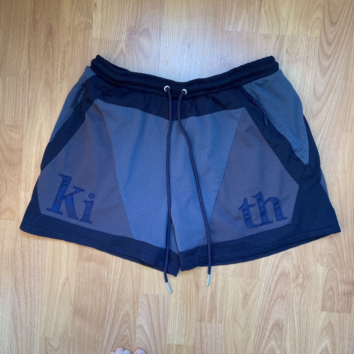 image of Kith Men’S Spell Out Logo Navy Jersey Shorts XL in Gray/Navy, Men's (Size 36)