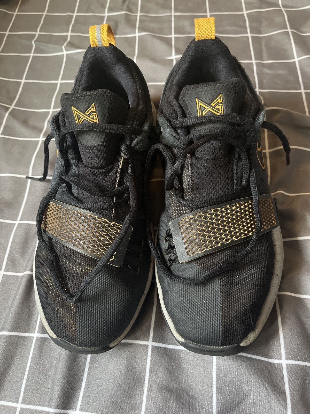 Nike PG1 Black University Gold Size 7Y Size US 7 / EU 40 - 3 Thumbnail