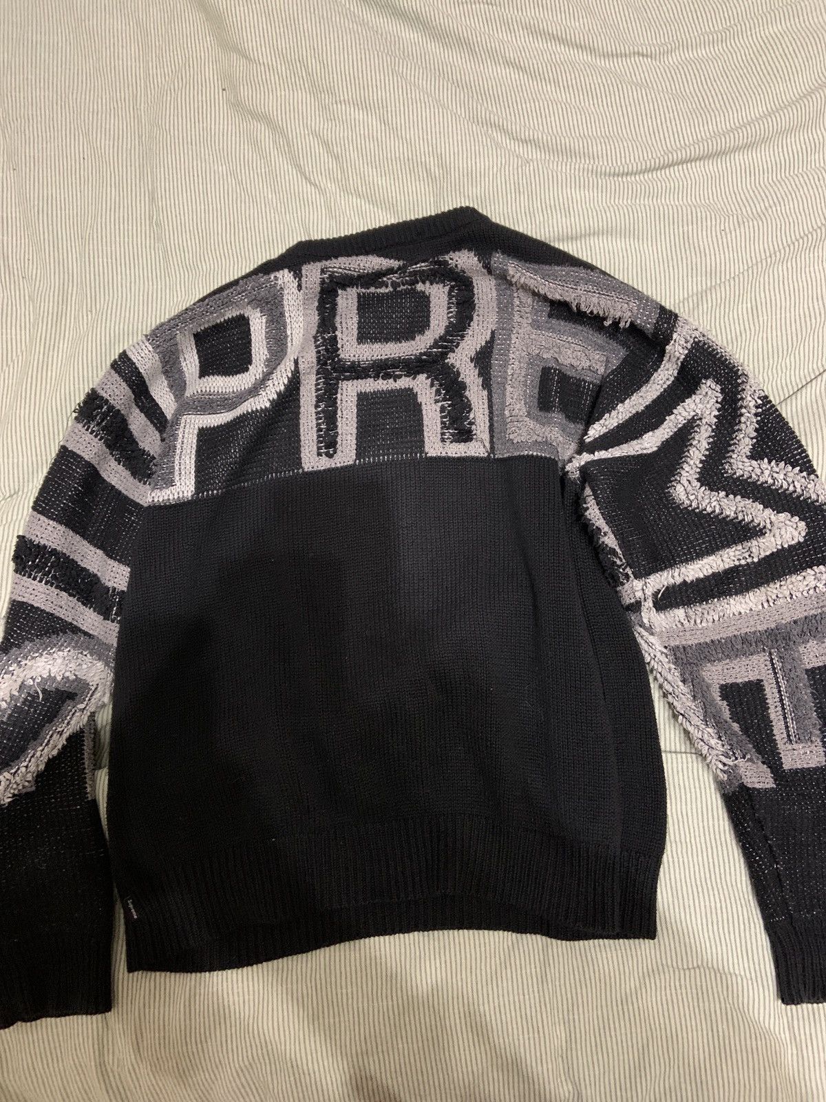 Supreme Embroided Supreme Logo Size US M / EU 48-50 / 2 - 3 Thumbnail