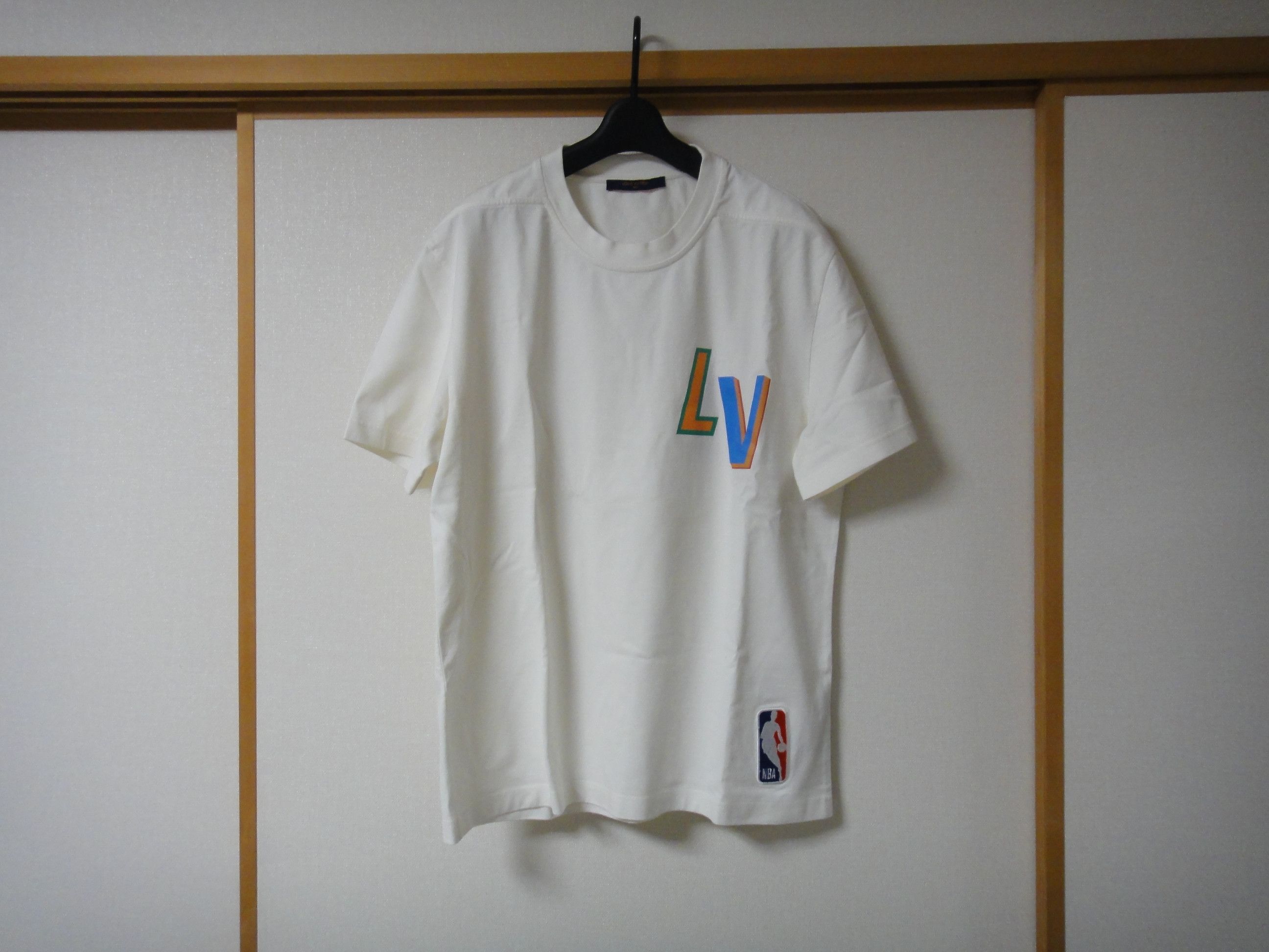 Louis Vuitton Louis Vuitton short sleeve shirt Virgil Abloh NBA T-shirt Size US L / EU 52-54 / 3 - 1 Thumbnail