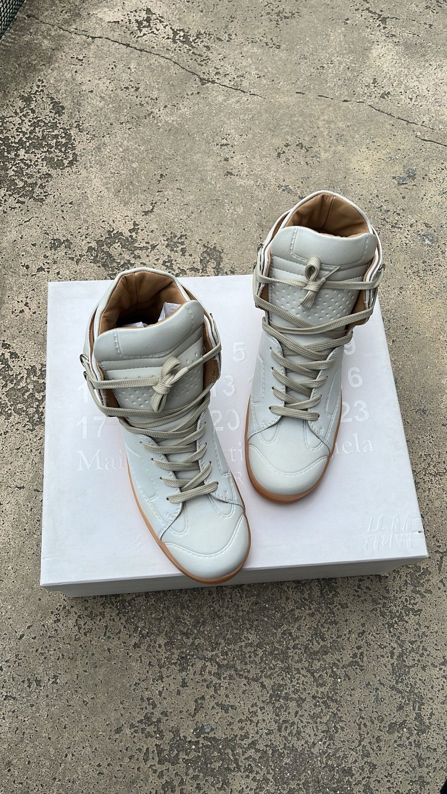 H&M × Maison Margiela Maison Margiela × H&M High-Top White Gum 2012 Size US 7.5 / EU 40-41 - 4 Thumbnail