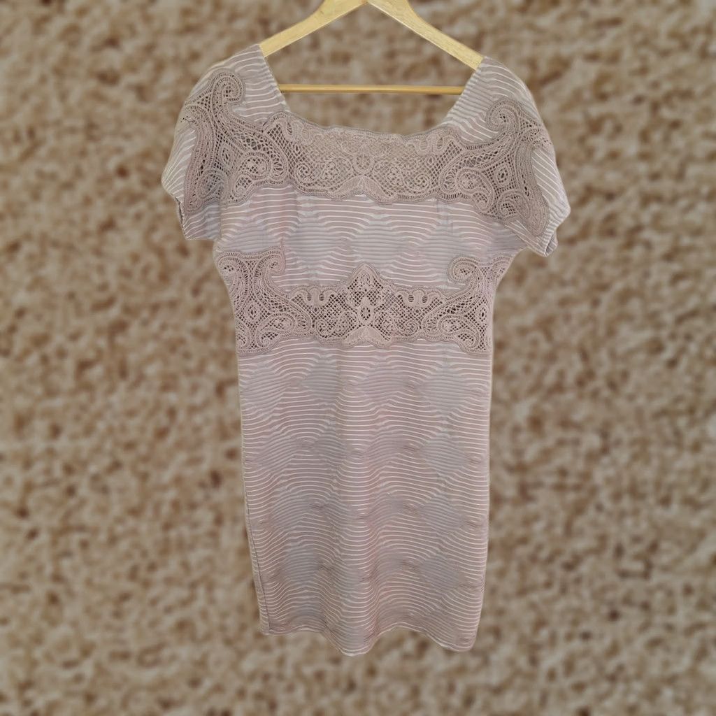 Free People Free People Dress Womens Size Medium Beige Lace Crochet Fitted Bohemian Knit Short Sleeve Square Neck Shirt? Size M / US 6-8 / IT 42-44 - 1 Thumbnail