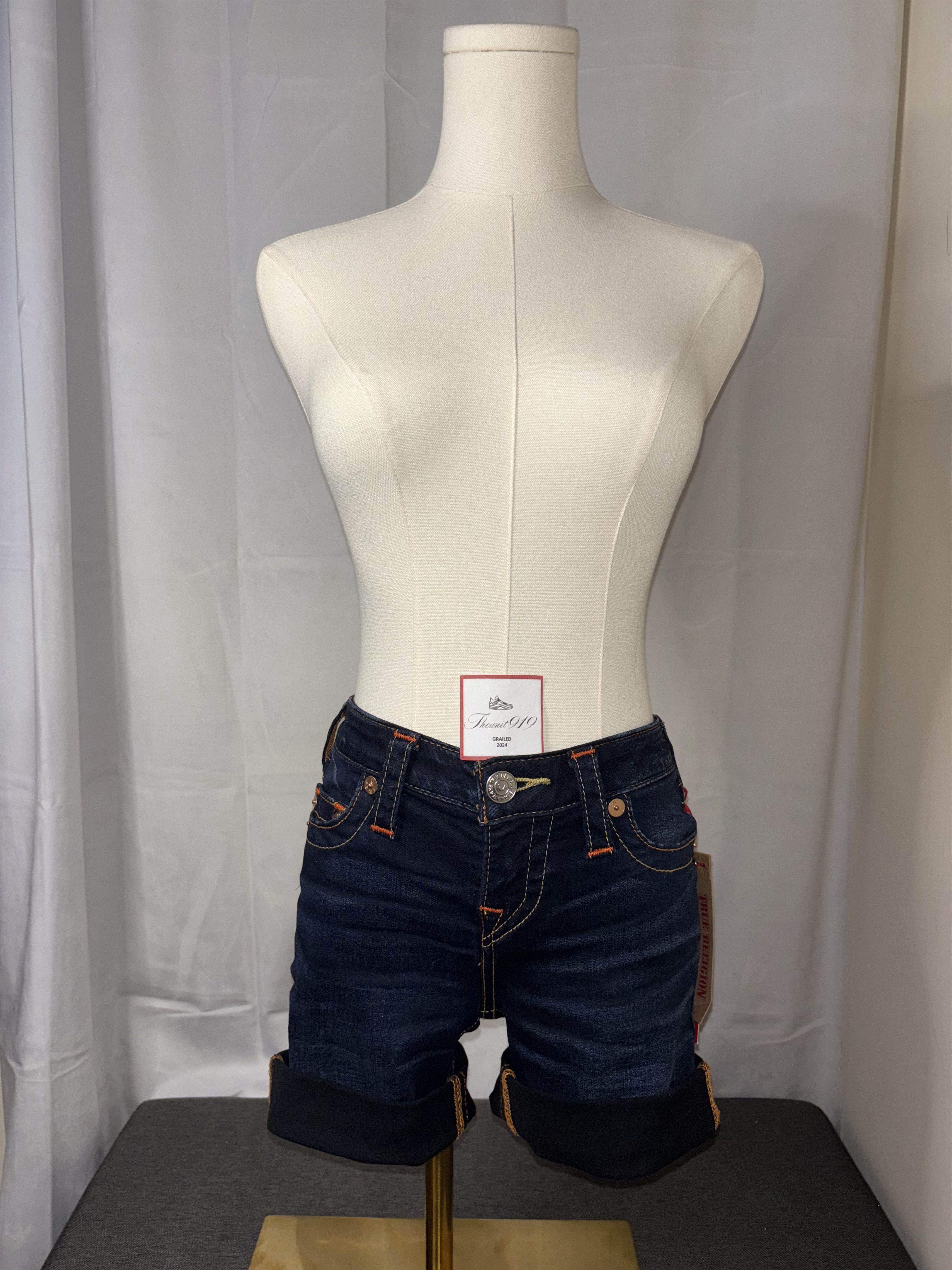 True Religion True Religion Jayde Mid-Rise Women's Shorts Navy (24) Size 24" / US 00 / IT 34 - 1 Thumbnail