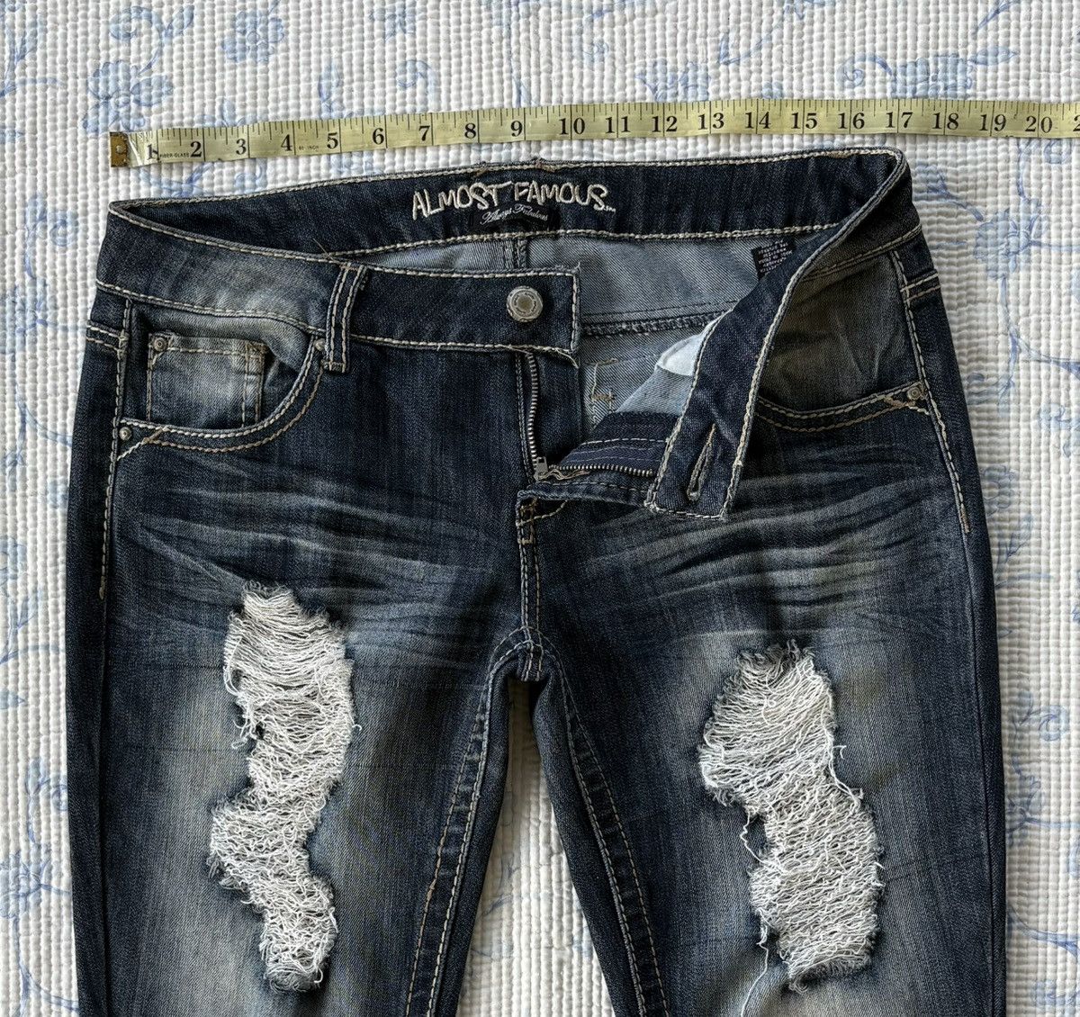 Almost Famous Almost Famous Streetwear Flared Distressed Denim Size US 34 / EU 50 - 3 Thumbnail