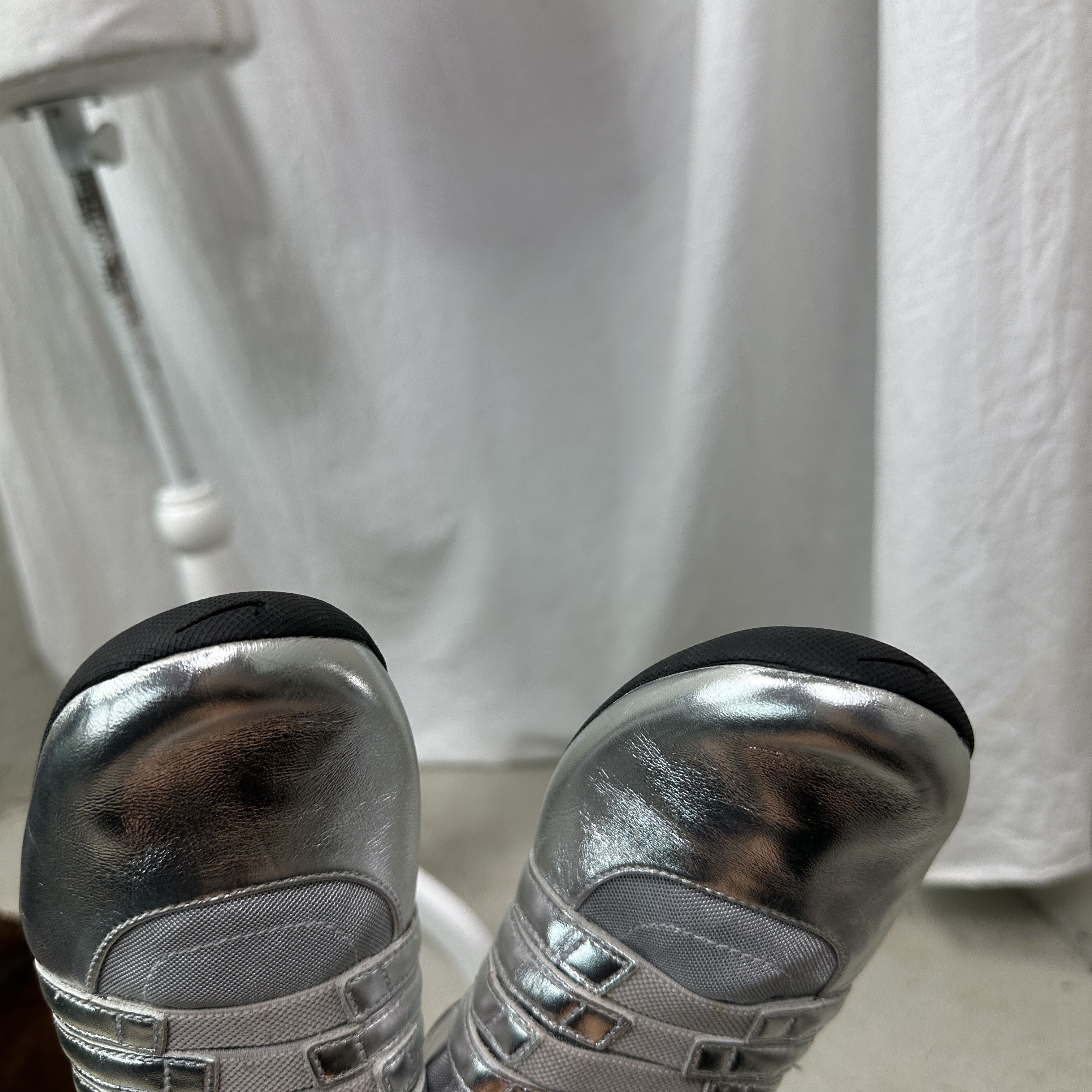 Nike Vintage Leather Sporty Nike Silver Chrome Sneakers 00s Size US 6.5 / IT 36.5 - 6 Thumbnail