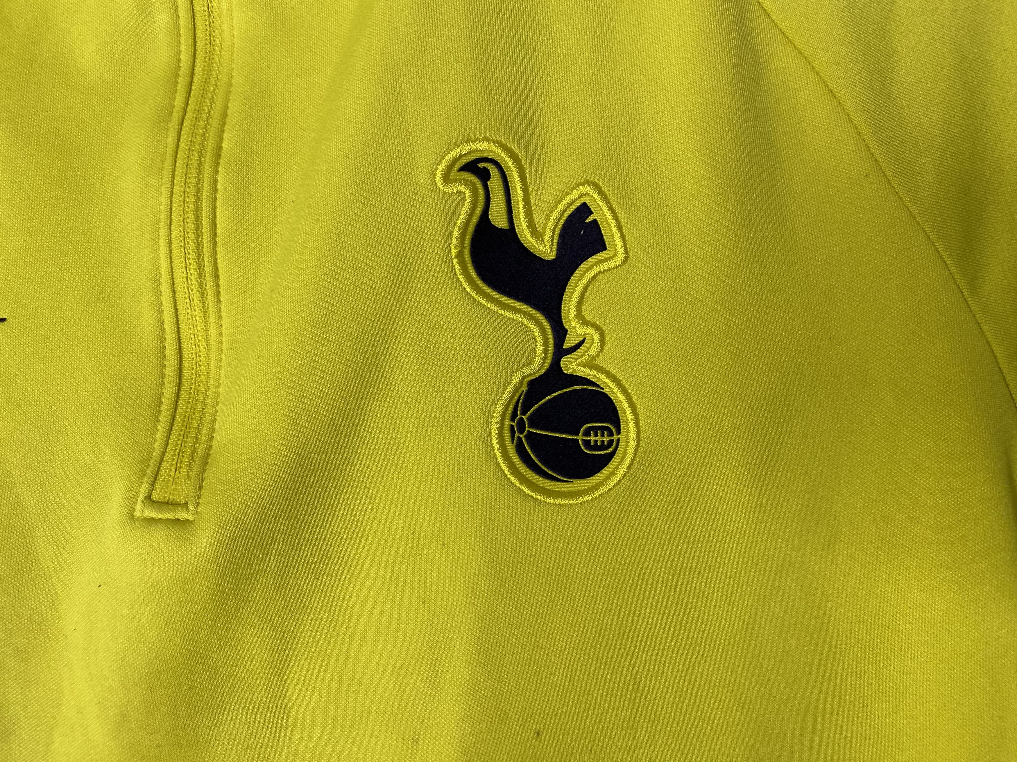 Nike TOTTENHAM HOTSPUR 2017 2018 TRAINING FOOTBALL SHIRT SOCCER Size US S / EU 44-46 / 1 - 6 Thumbnail