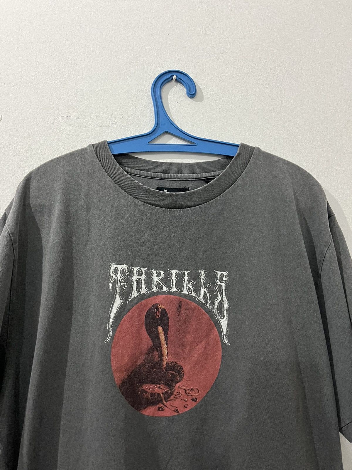THRILLS 💥Perfectly Sunfaded Thrills Cobra Streetwear Skate T Shirts Size US L / EU 52-54 / 3 - 1 Thumbnail