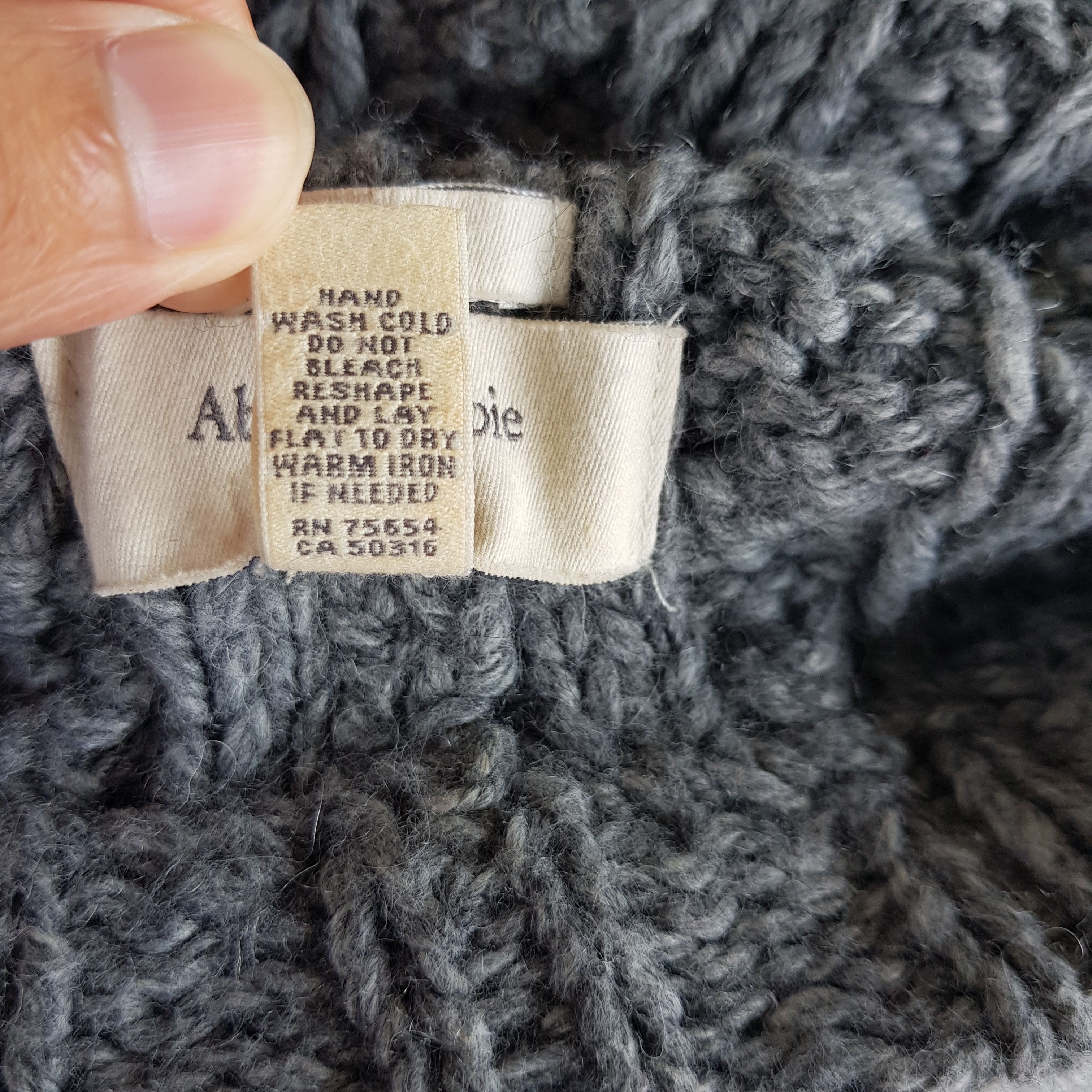 Aran Isles Knitwear Vintage Abercrombie Beanie Y2K Crochet Slouchy Snow Caps Hat Size ONE SIZE - 6 Thumbnail