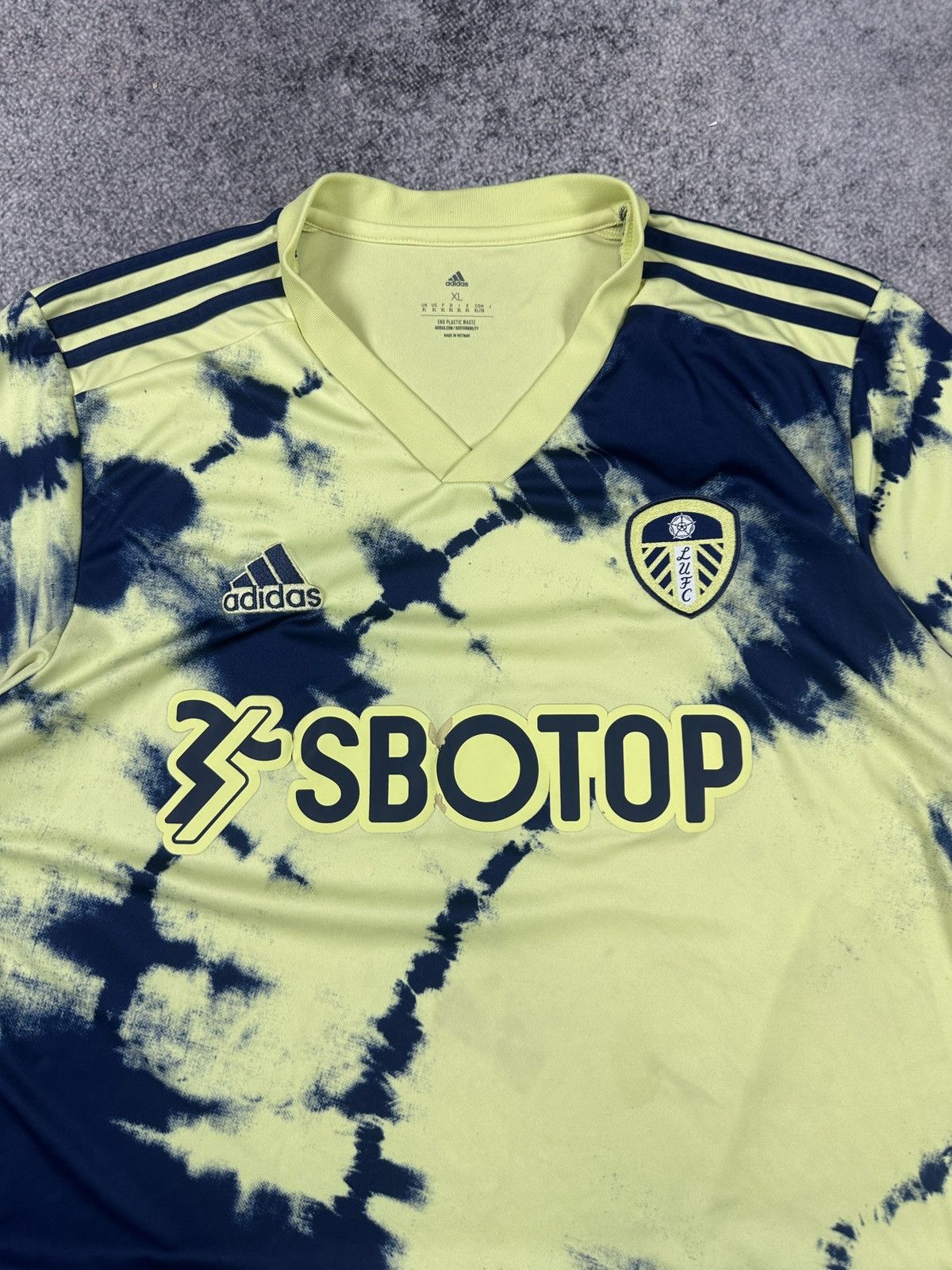Adidas Adidas Leeds United Soccer Jersey Blokecore L 22/23 Rare Size US XL / EU 56 / 4 - 2 Thumbnail