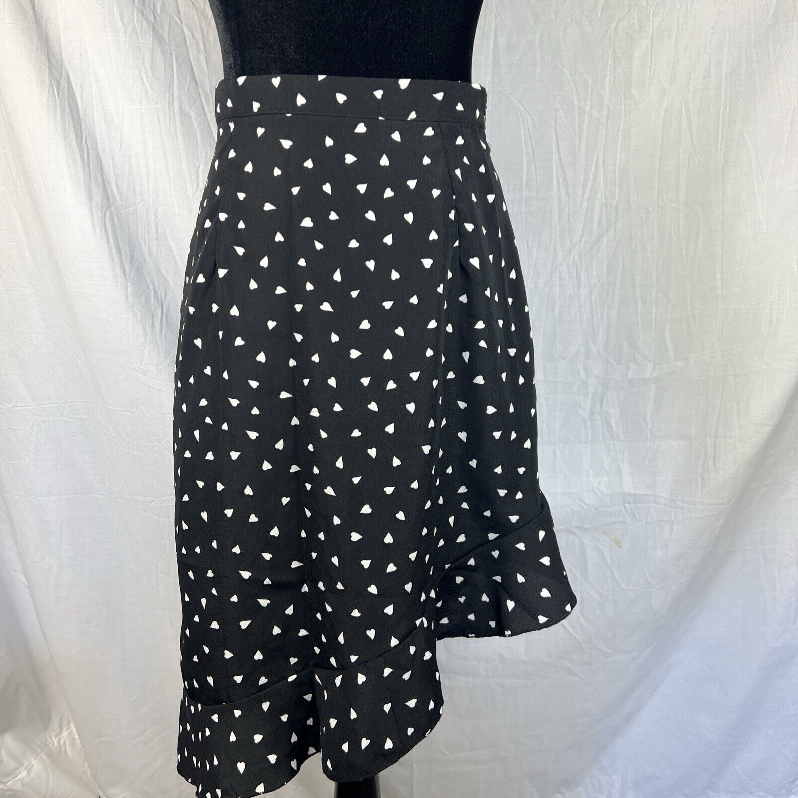 Nasty Gal Nasty Gal Black Asymmetrical Skirt Size 6 White Hearts Size 28" / US 6 / IT 42 - 1 Thumbnail