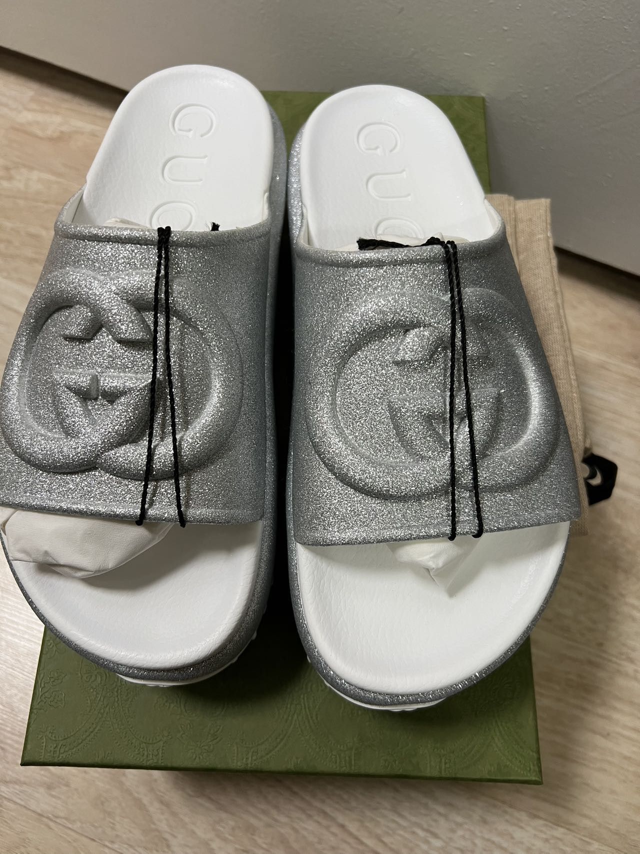 Gucci Gucci Interlocking G Slide Metalic Silver (Women's) Size US 10 / IT 40 - 4 Thumbnail