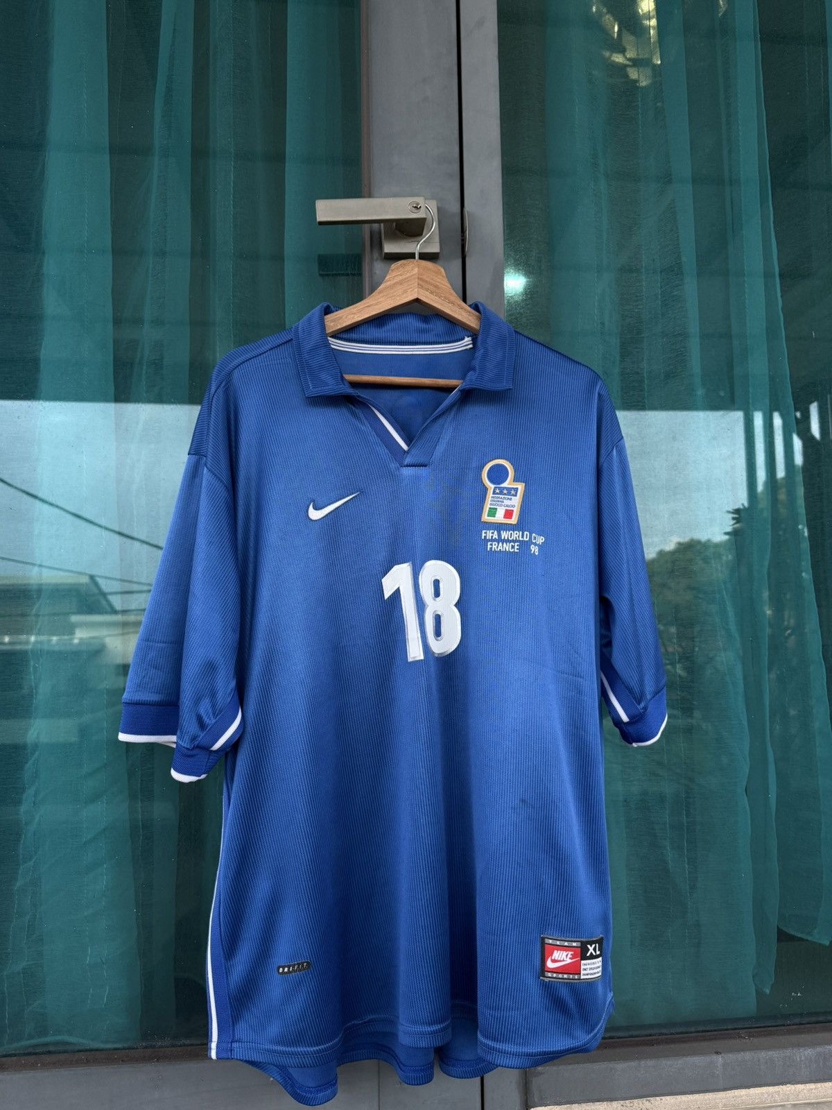 Nike × Vintage Nike Italy 1998 Roberto Baggio 18 Size US XL / EU 56 / 4 - 1 Thumbnail