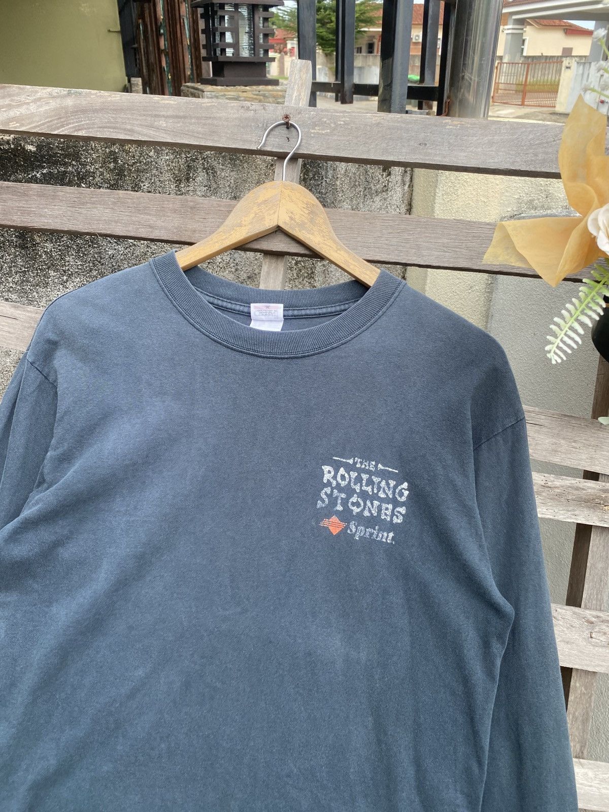 Band Tees Vintage Sunfaded Rolling Stones Long Sleeve Tshirt Size US M / EU 48-50 / 2 - 9 Thumbnail