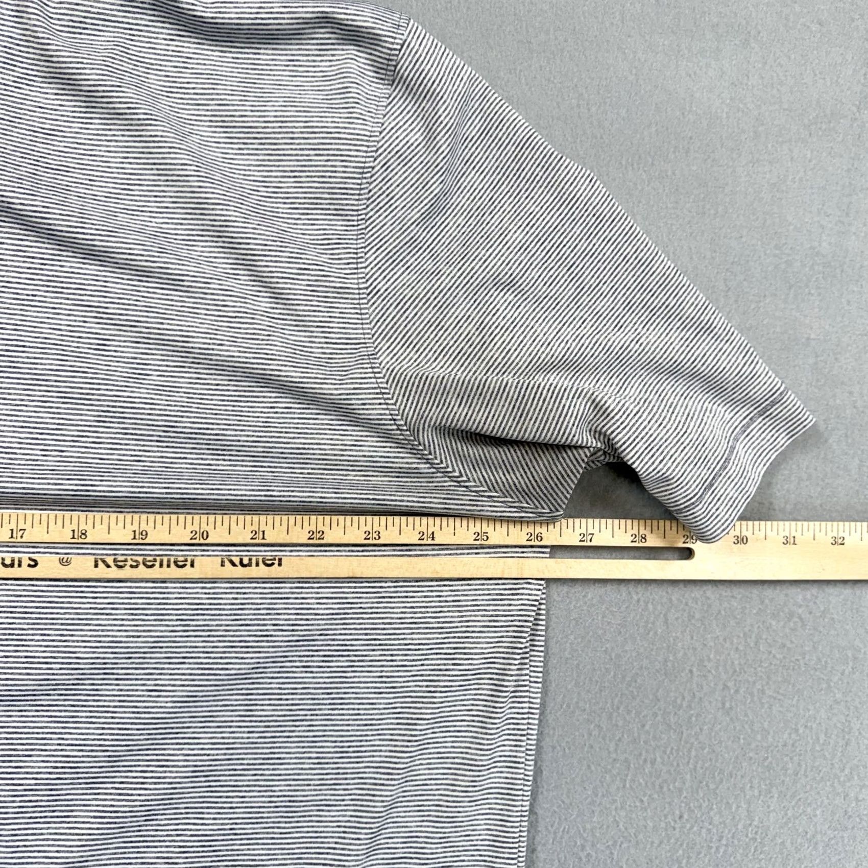 johnnie-O Nike Tour Performance Polo Shirt Mens XL Gray Stripe Short Sleeve Golf Moisture Wicking Stretch Casual Modern Fit Size US XL / EU 56 / 4 - 5 Thumbnail