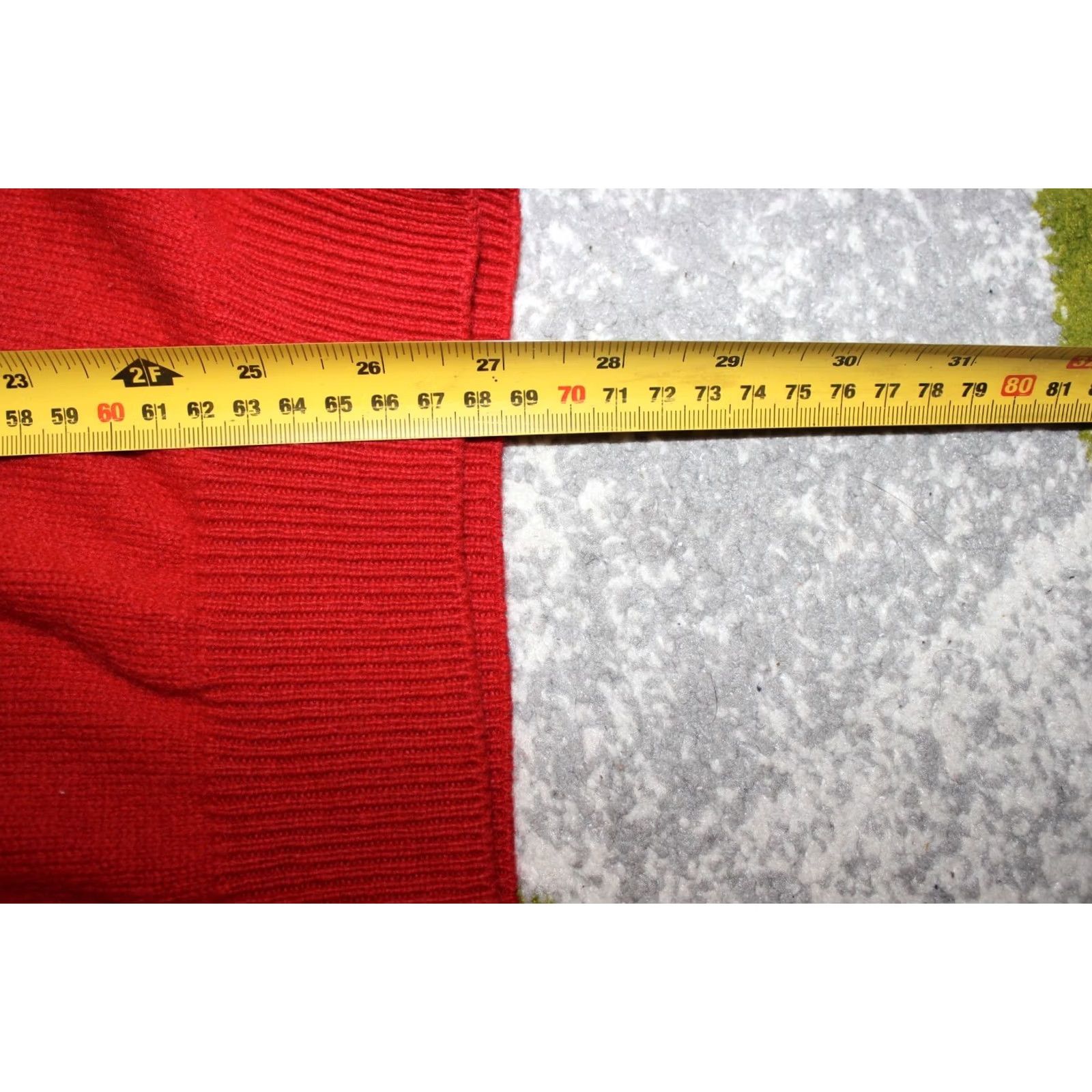 Lacoste VINTAGE Lacoste Jumper Sweatshirt Wool Red Sweatshirt Wool V-Neck Men 4 Regular Red 55 68.5cm 80.5cm Mens Size US S / EU 44-46 / 1 - 7 Thumbnail