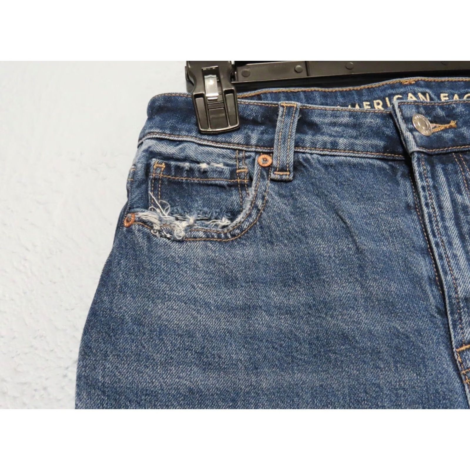 American Eagle Outfitters American Eagle Outfitters Mom Blue Jeans Size 0 26x28 Distressed Dark Wash Regular Fit Denim Cotton Blend Women Jeans Size 25" / US 0 / IT 36 - 6 Thumbnail