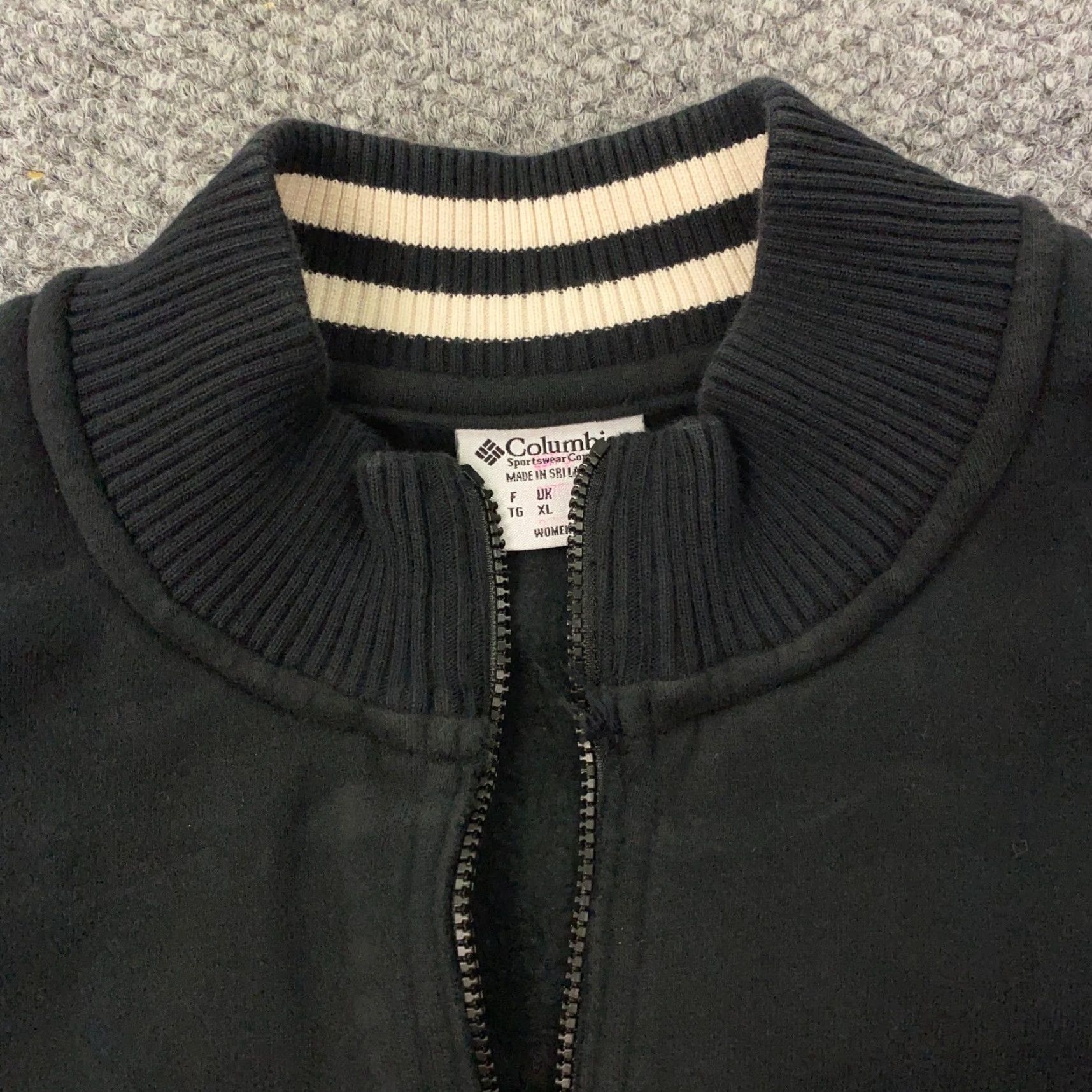 Vintage VINTAGE Columbia Jacket Women’s Short Bomber Black Full Zip Pockets L Adult Womens Size L / US 10 / IT 46 - 6 Thumbnail