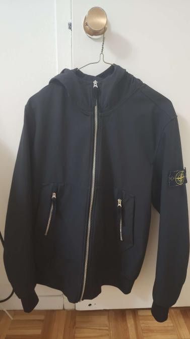 Stone island best sale black lightweight jacket