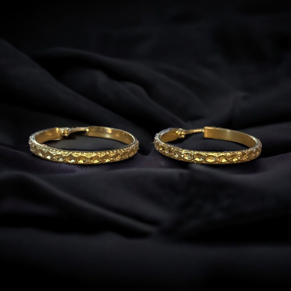 Other Gold tone etched hoop earrings Size ONE SIZE - 2 Thumbnail