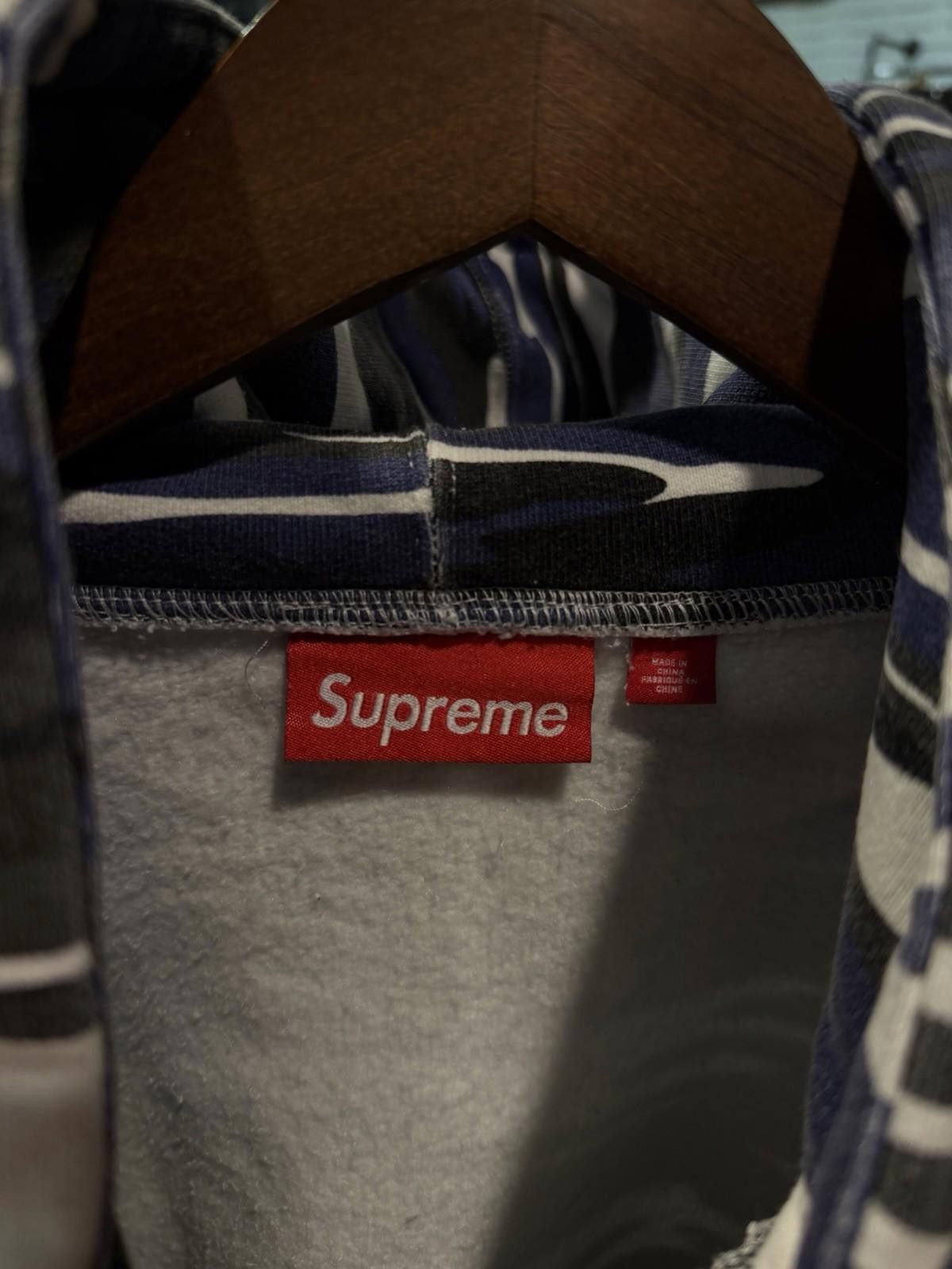 Supreme Supreme Performance Zip Up Hooded Sweatshirt Blue Camo (XL) Size US XL / EU 56 / 4 - 6 Thumbnail