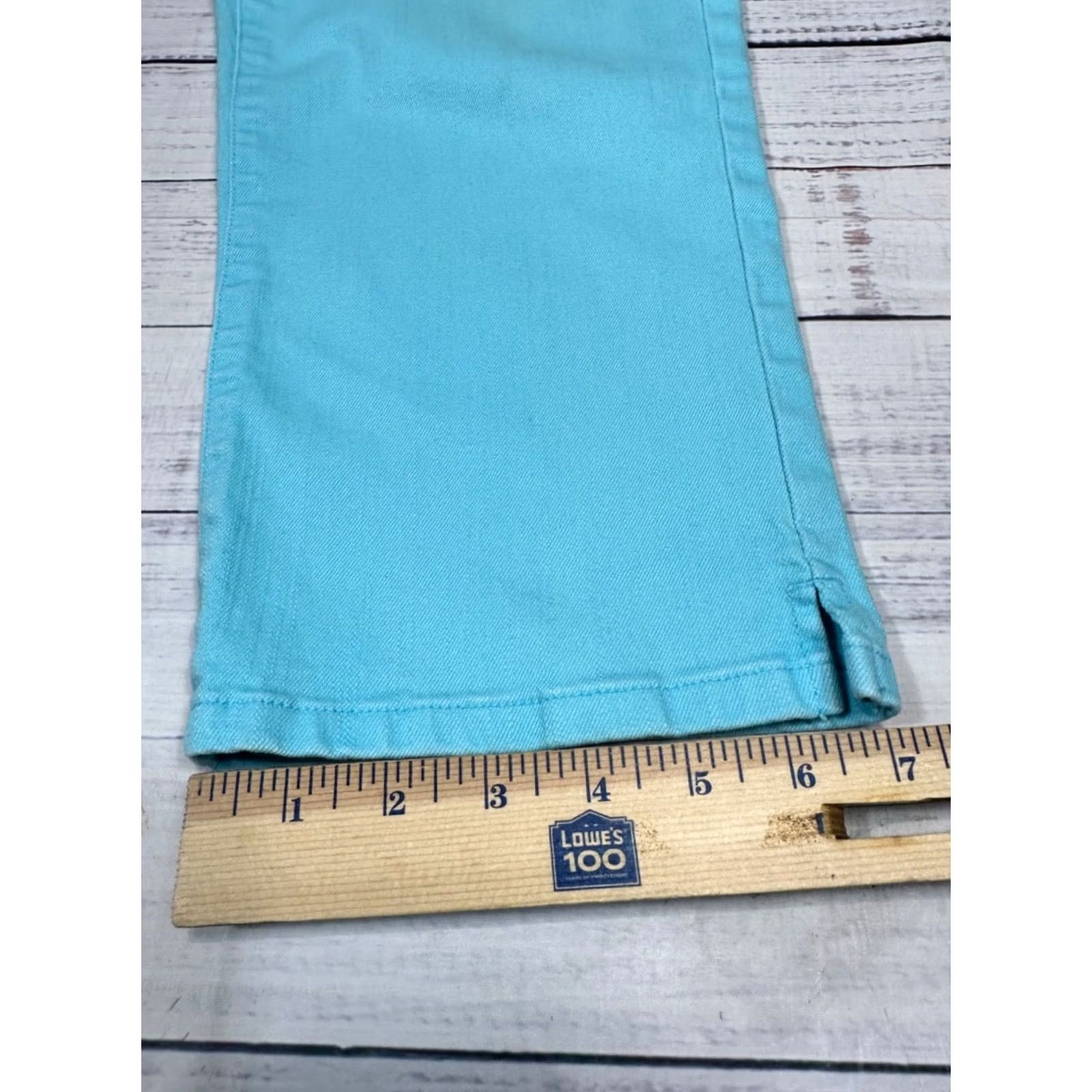 Chaps Chaps Womens Capri Jeans 6 Light Blue Cotton Blend 5-Pocket Tummy Control Jeans Capri Size 28" / US 6 / IT 42 - 3 Thumbnail
