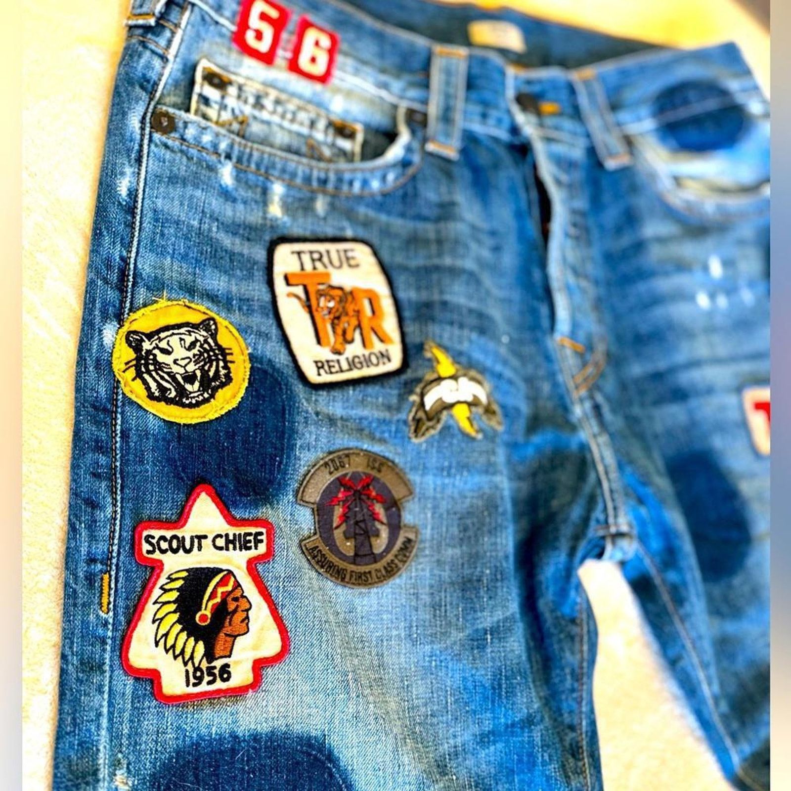 True Religion True Religion Rare Patch Denim Jeans - Unique Style Size US 34 / EU 50 - 1 Thumbnail