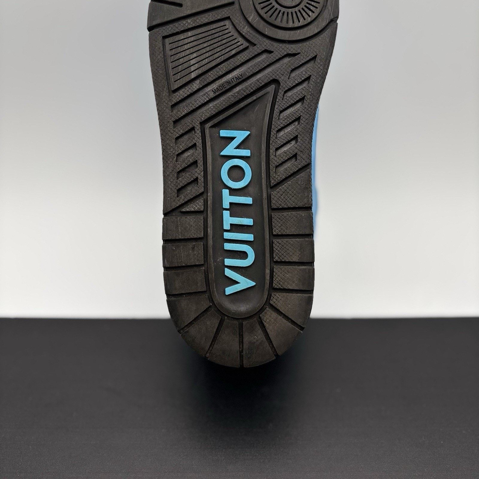 Louis Vuitton (8-8.5 US) Louis Vuitton Trainer ' Blue Black ' | GOOD COND! Size US 8.5 / EU 41-42 - 9 Thumbnail