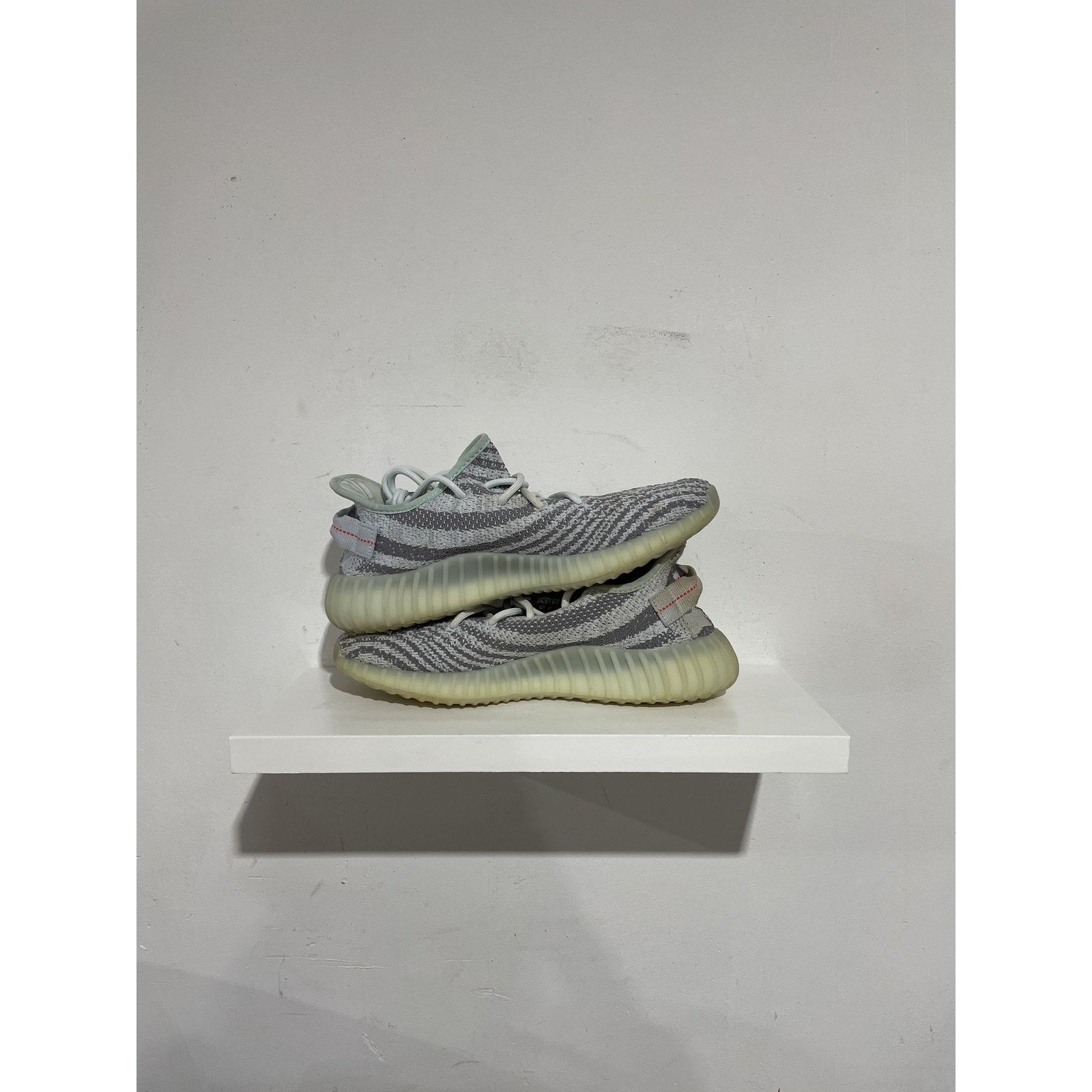 Adidas YEEZY 350 BLUE TINT SIZE 9 PREOWNED Size US 9 / EU 42 - 4 Thumbnail