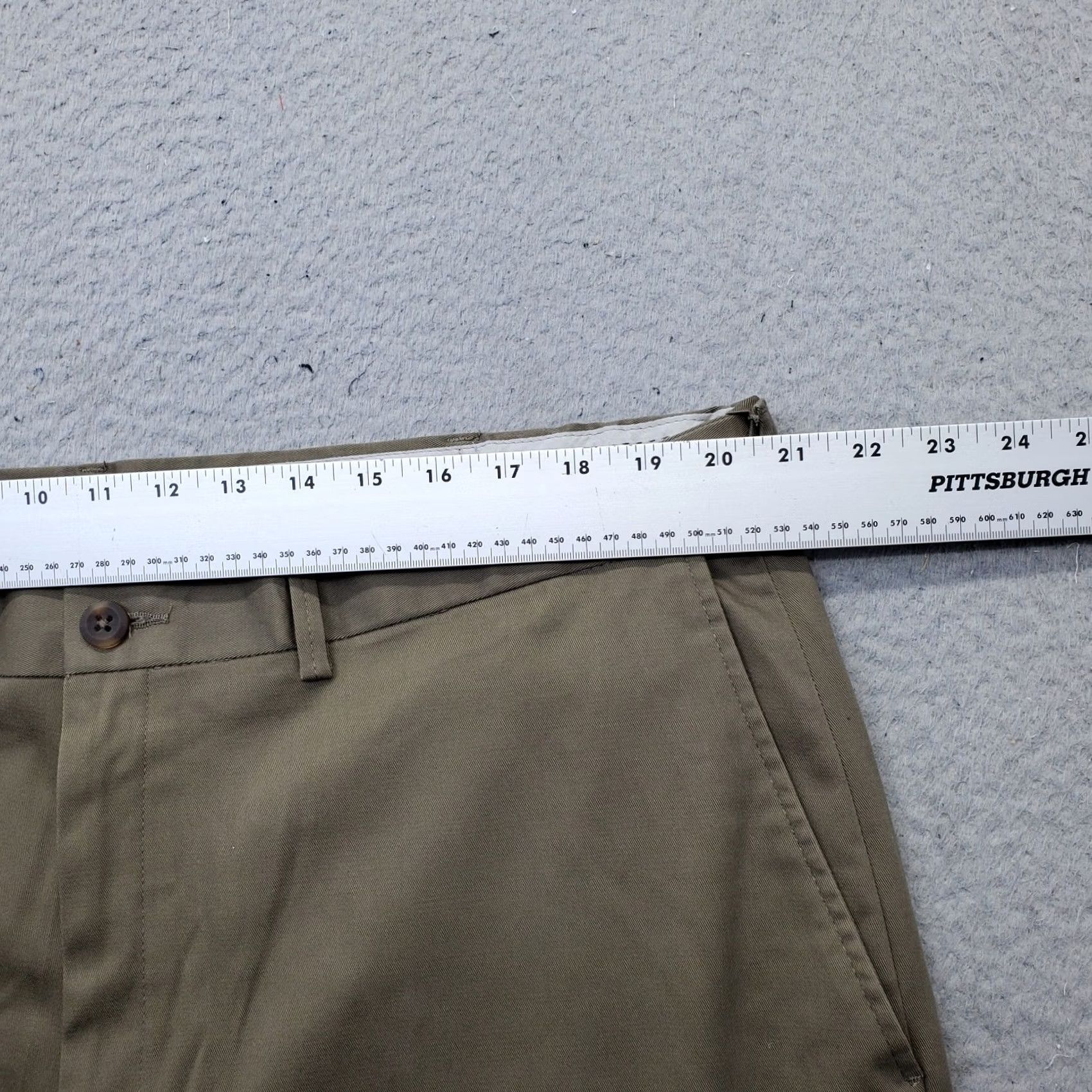 Haggar Haggar Premium Khaki Pants Mens 42x30 Tan Classic Fit Straight Wrinkle Free Size US 42 / EU 58 - 6 Thumbnail