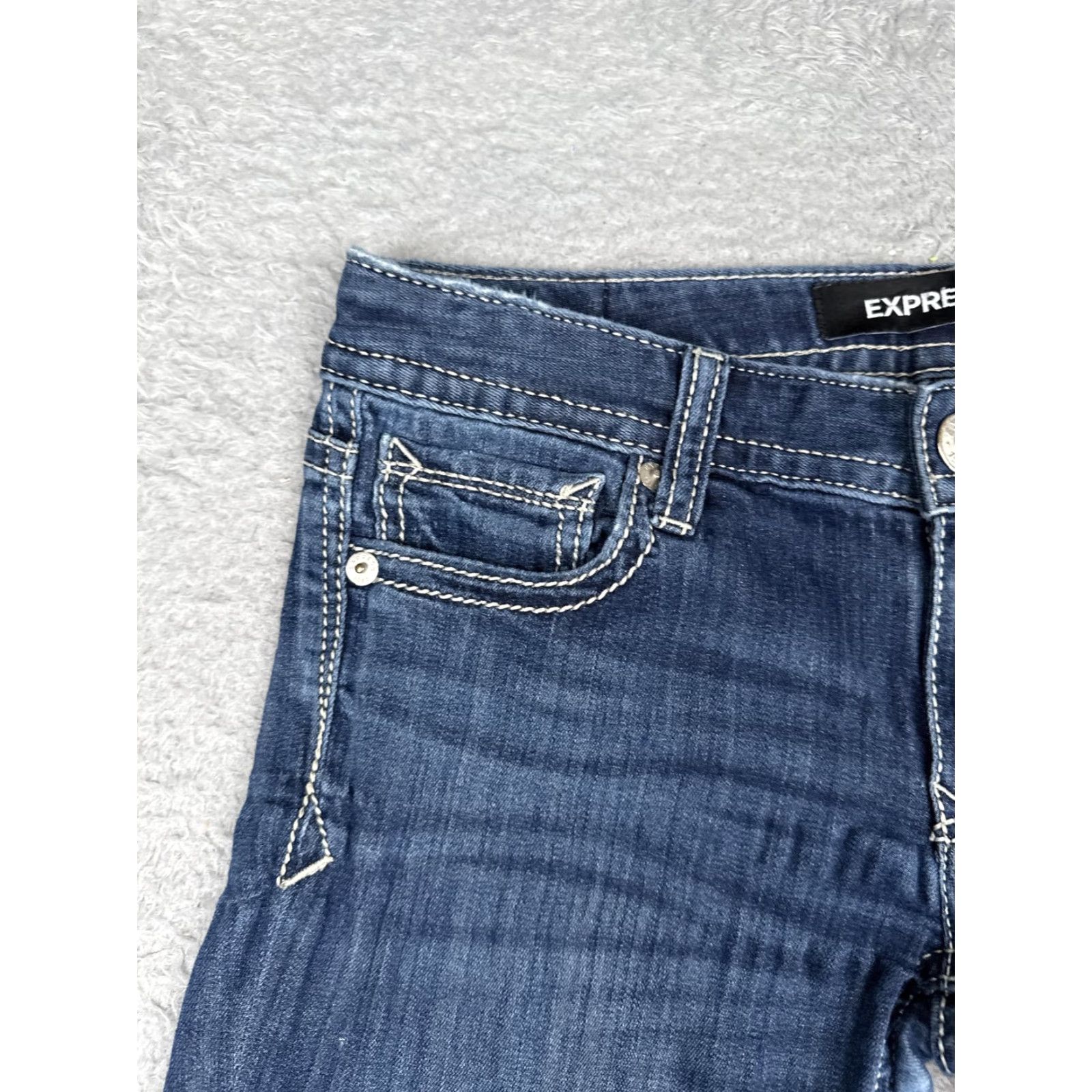 Express Express Denim Shorts Women 4 Blue Cut-Off Raw Hem Stretch Embroidered Pockets 30W Women Shorts Cut-Off Denim Express 4R/4 Regular Black? Size 27" / US 4 / IT 40 - 4 Thumbnail
