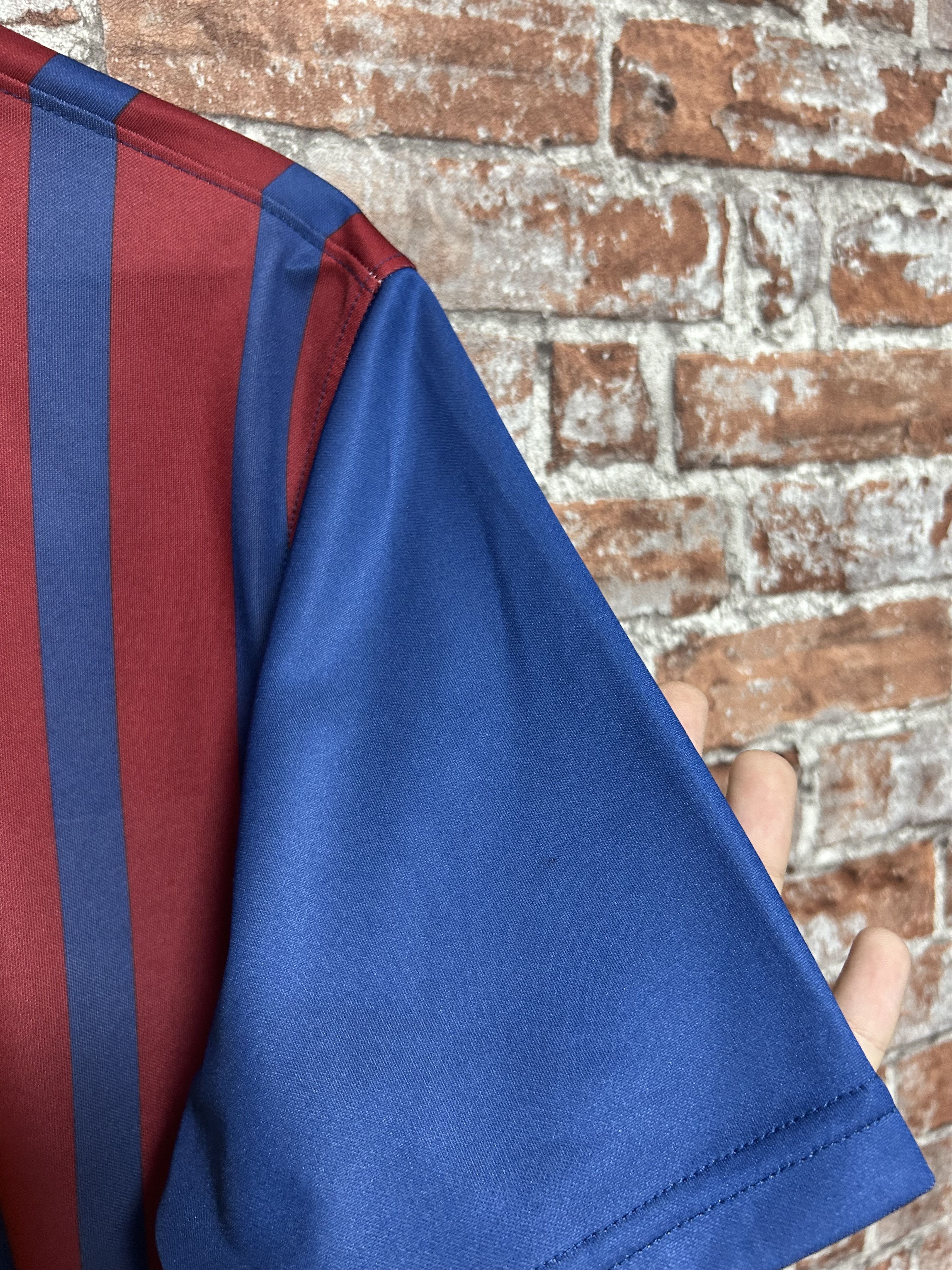 Nike Barcelona 2011 2012 Home Football Nike Joshua 419879-486 Size US S / EU 44-46 / 1 - 11 Thumbnail